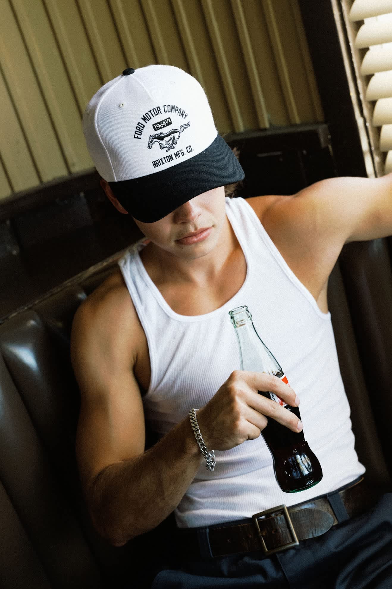 brixton-ford-mustang-snapback-white-burnt-rubber-patch image 7