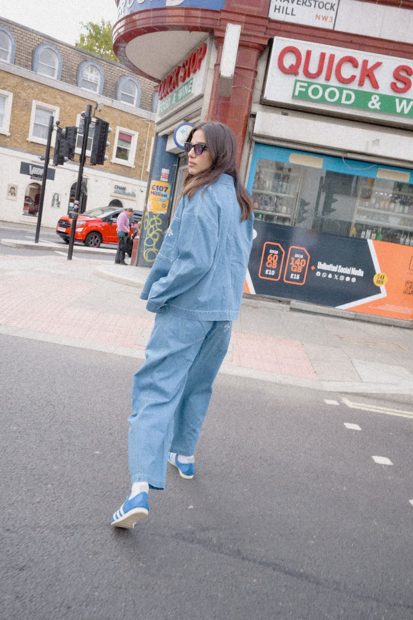 brixton-utility-everyday-barrel-pant-light-stone-wash-twill image 8