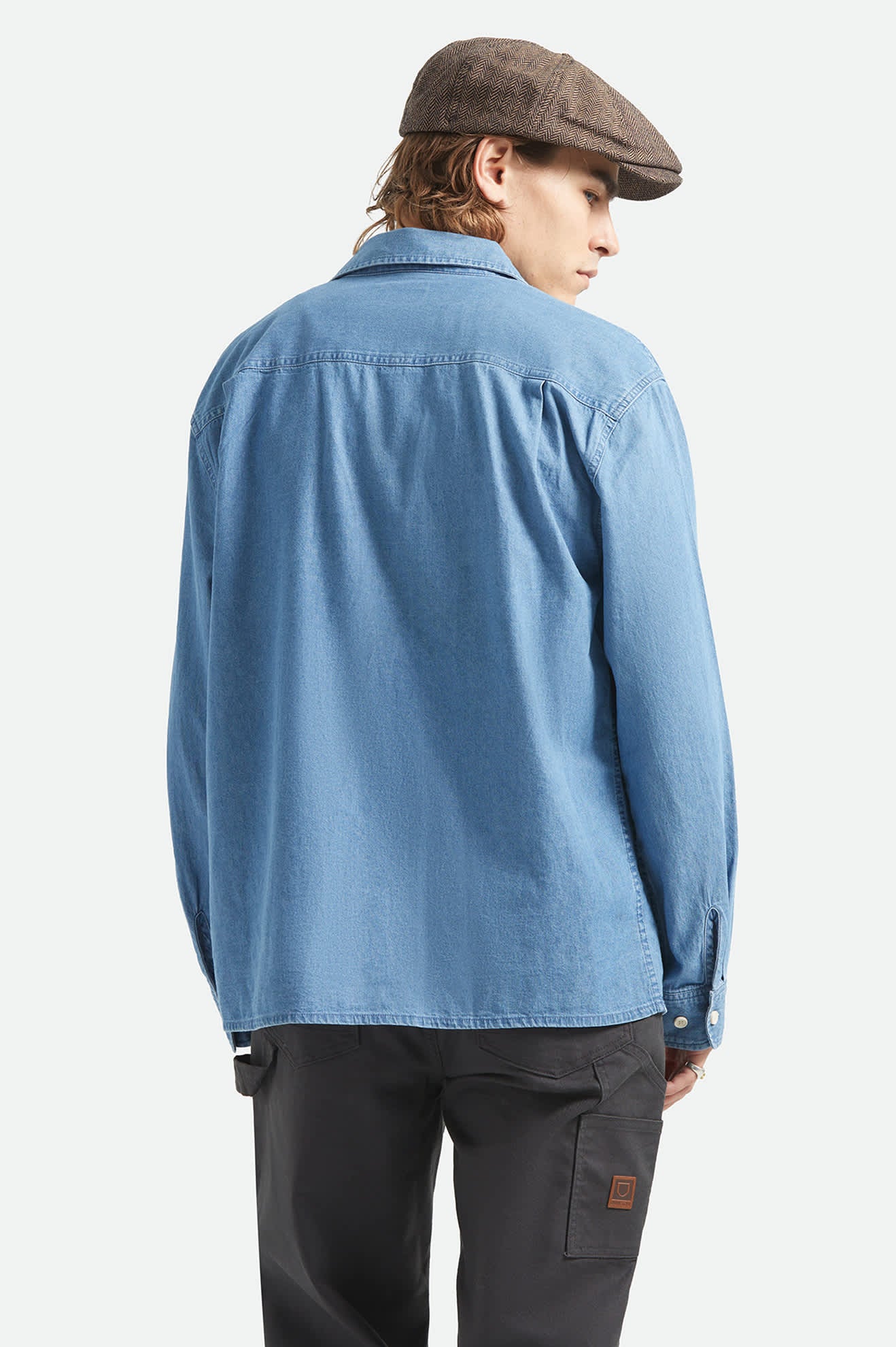 brixton-waylon-lightweight-overshirt-medium-wash-chambrey image 4