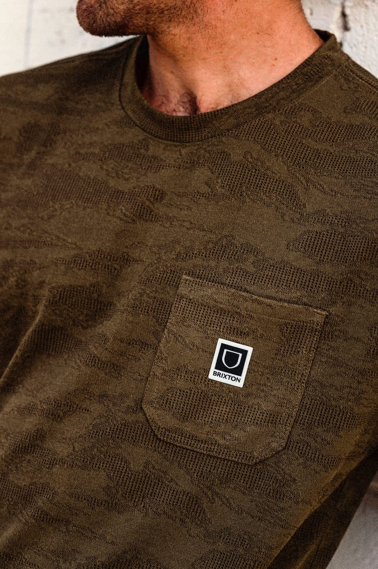 brixton-journey-pocket-t-shirt-olive-tiger-camo image 8