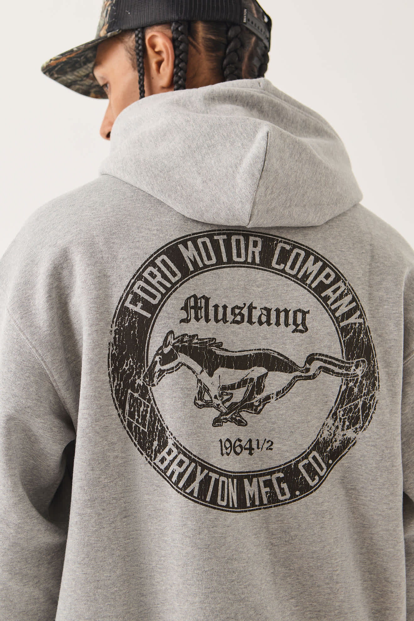 brixton-ford-mustang-hood-kapuzenpullover-grau-360gsm image 4