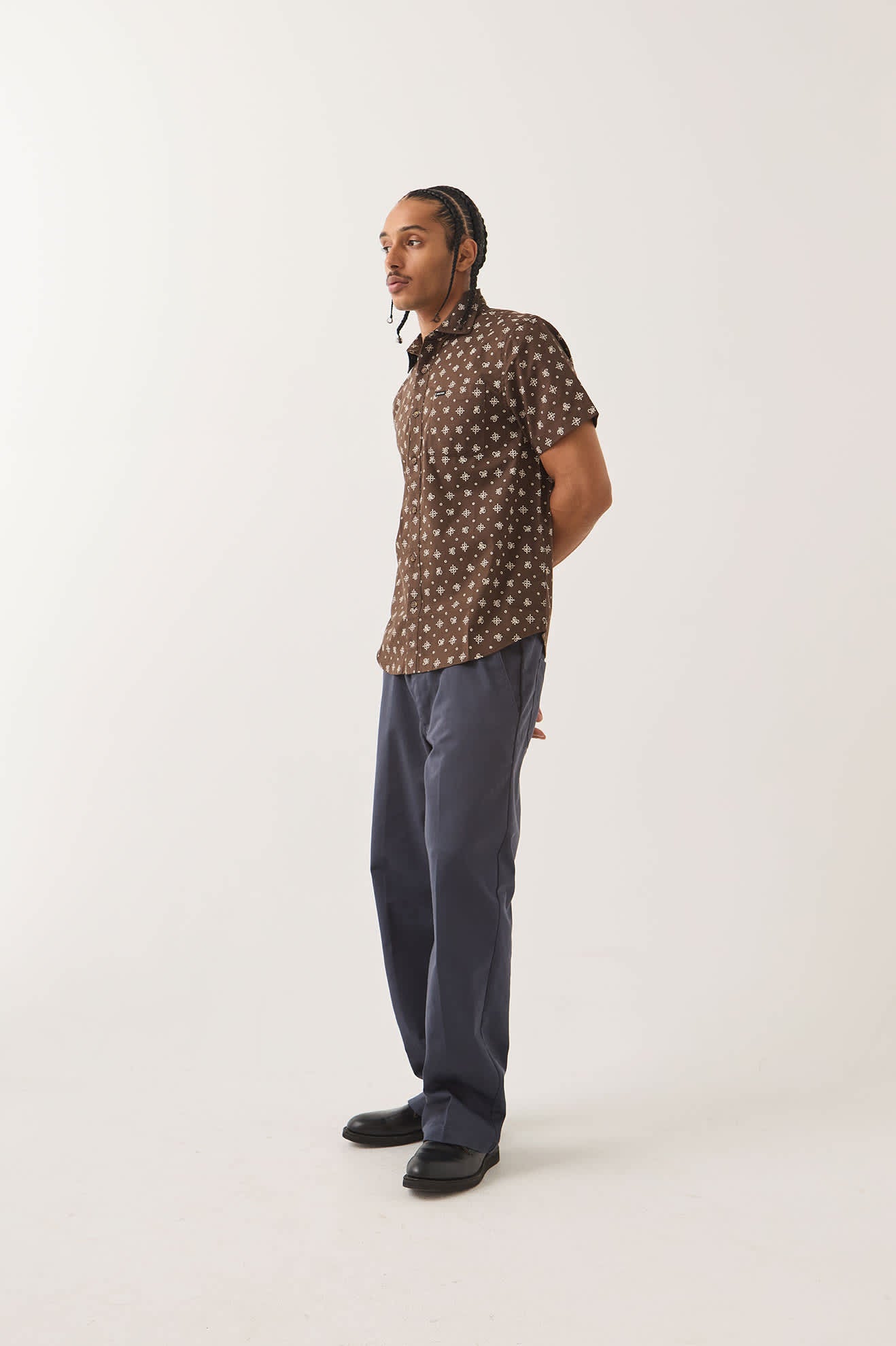 brixton-charter-print-kurzarmhemd-walnut-brown-bandana image 3