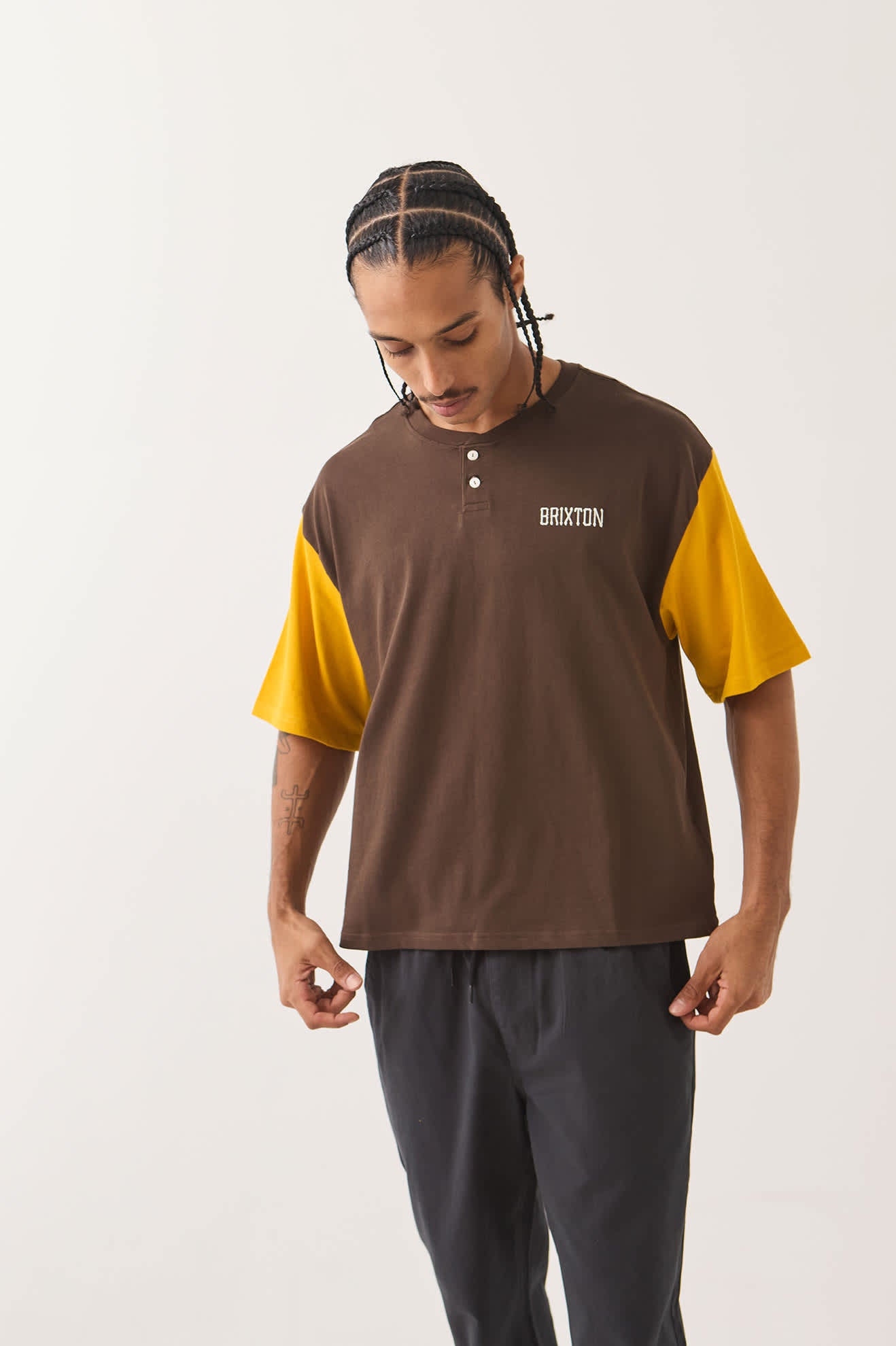 brixton-boxy-baseball-t-shirt-walnut-brown-golden-hour image 5