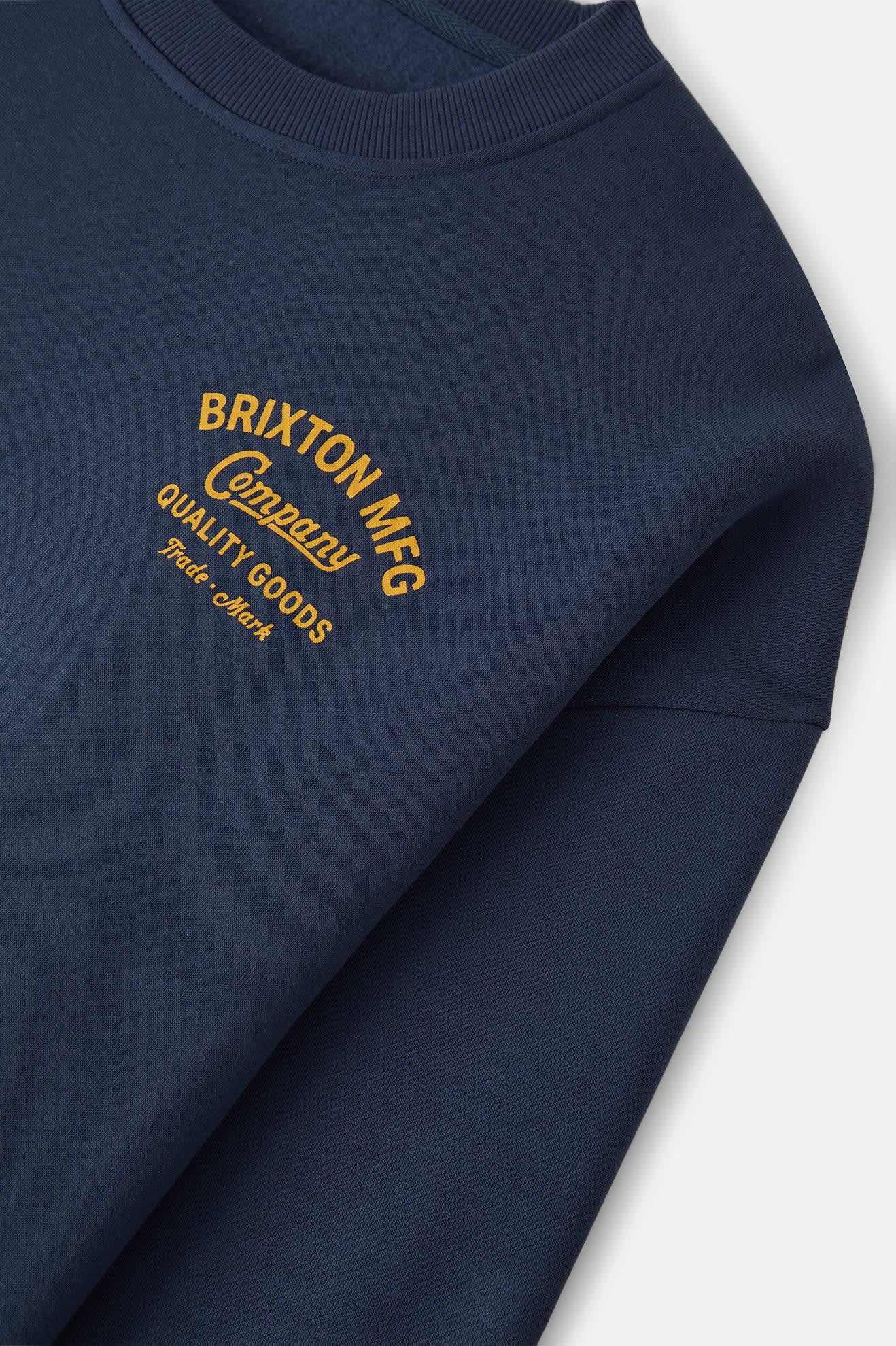 brixton-straton-crew-sweatshirt-herren-washed-navy-print image 4