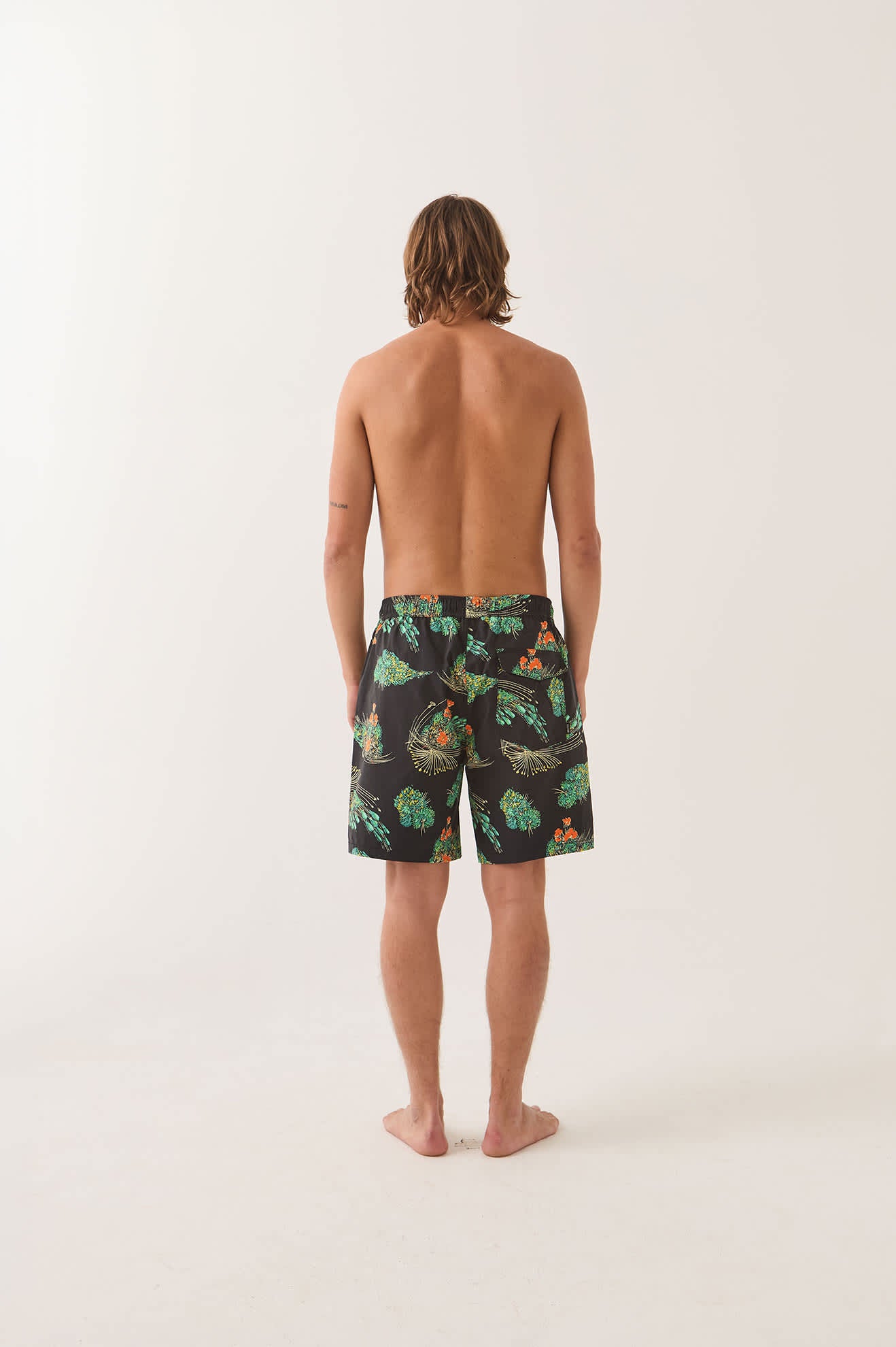 brixton-everyday-stretch-hybrid-short-7-badeshorts-black-floral image 4