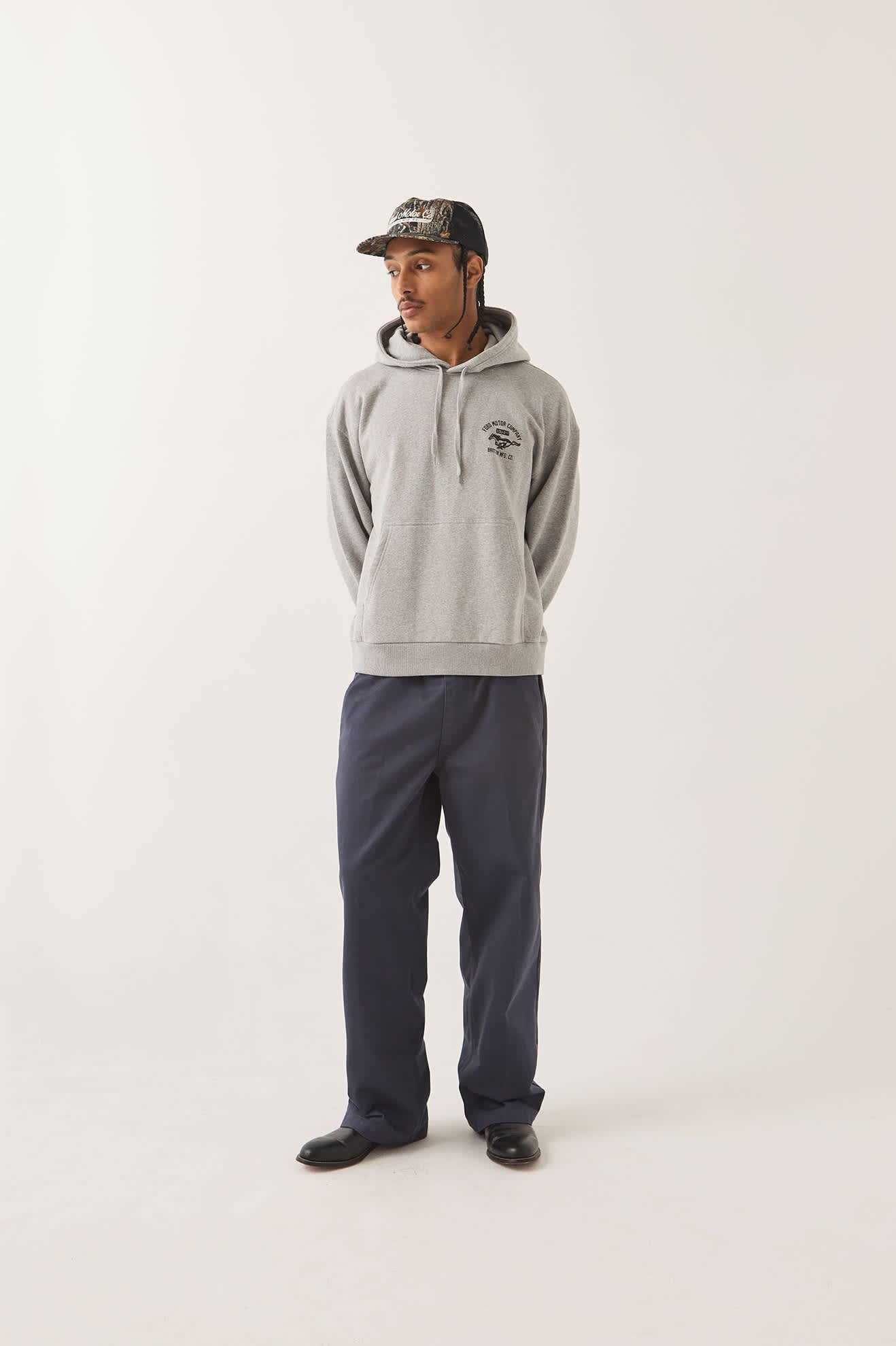 brixton-ford-mustang-hood-kapuzenpullover-grau-360gsm image 2