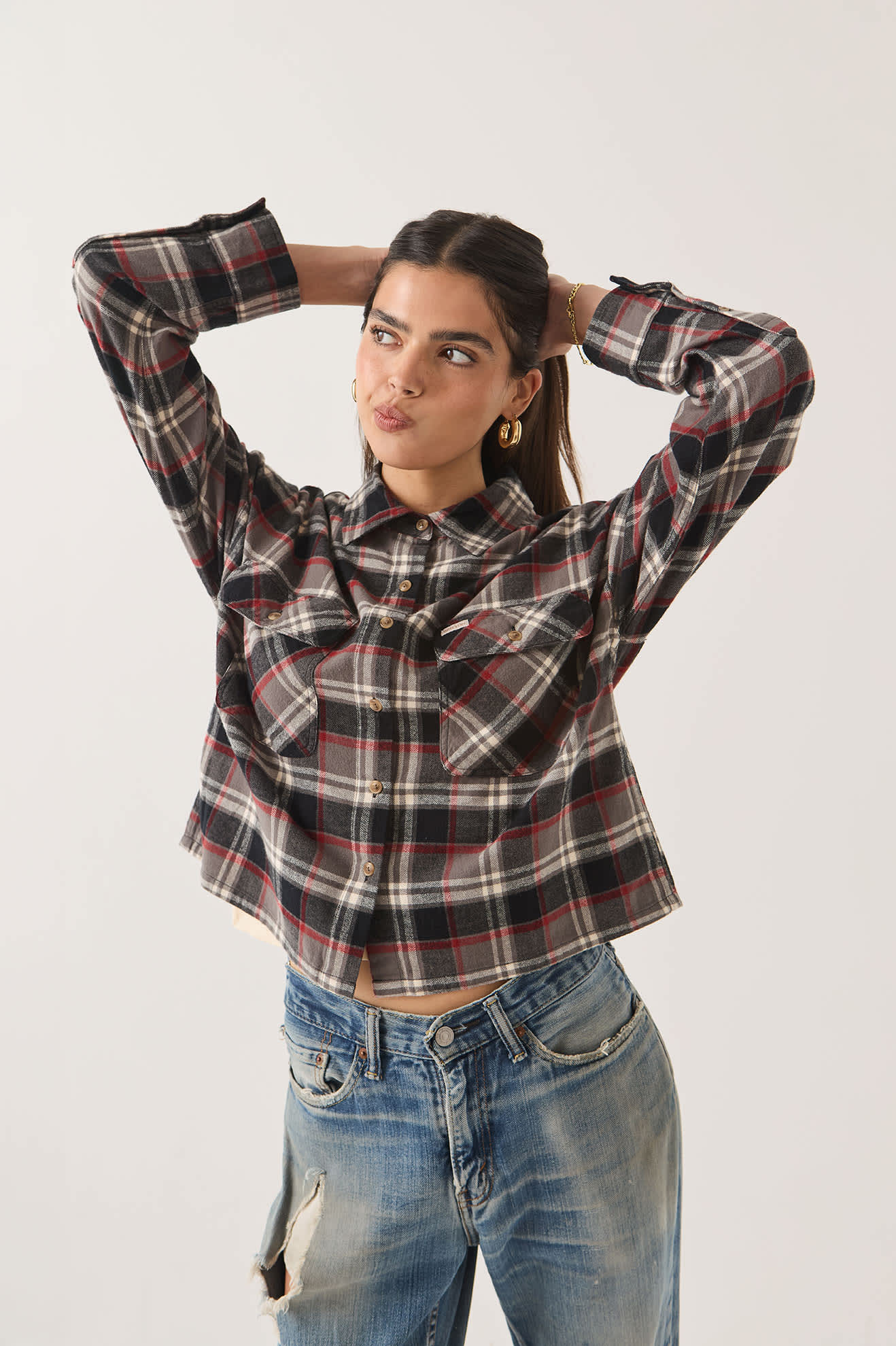 brixton-bowery-crop-overshirt-washed-black-plaid image 4