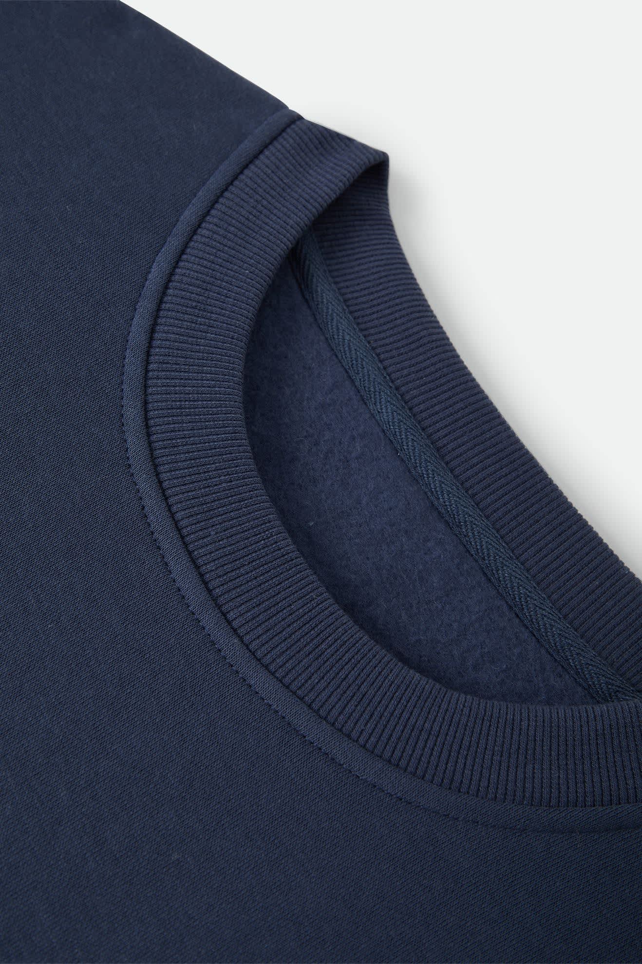 brixton-straton-crew-sweatshirt-herren-washed-navy-print image 3