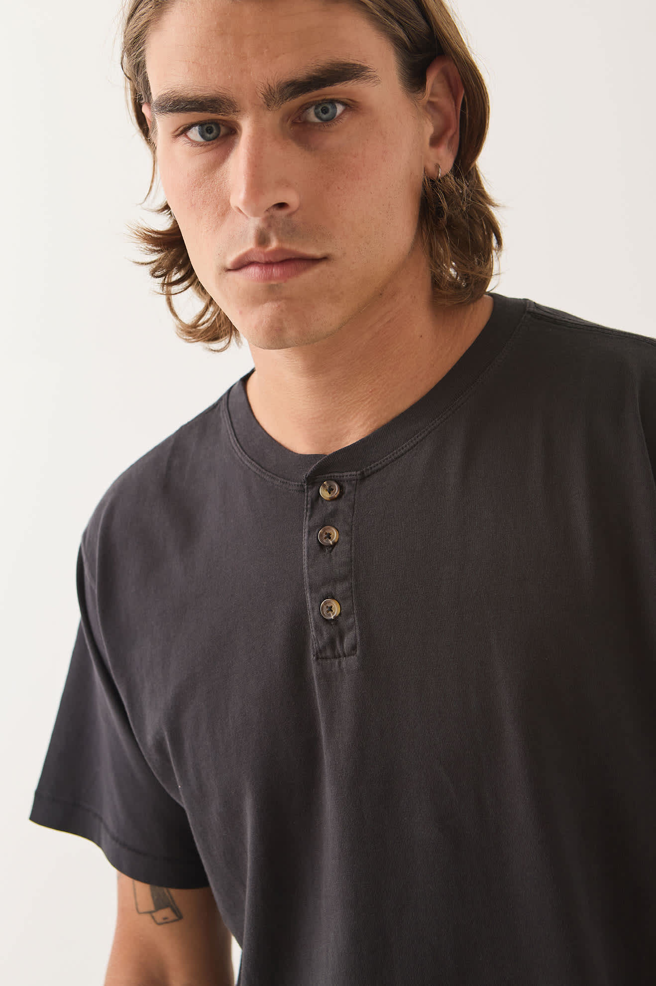 brixton-baseline-henley-t-shirt-schwarz-baumwolle image 5