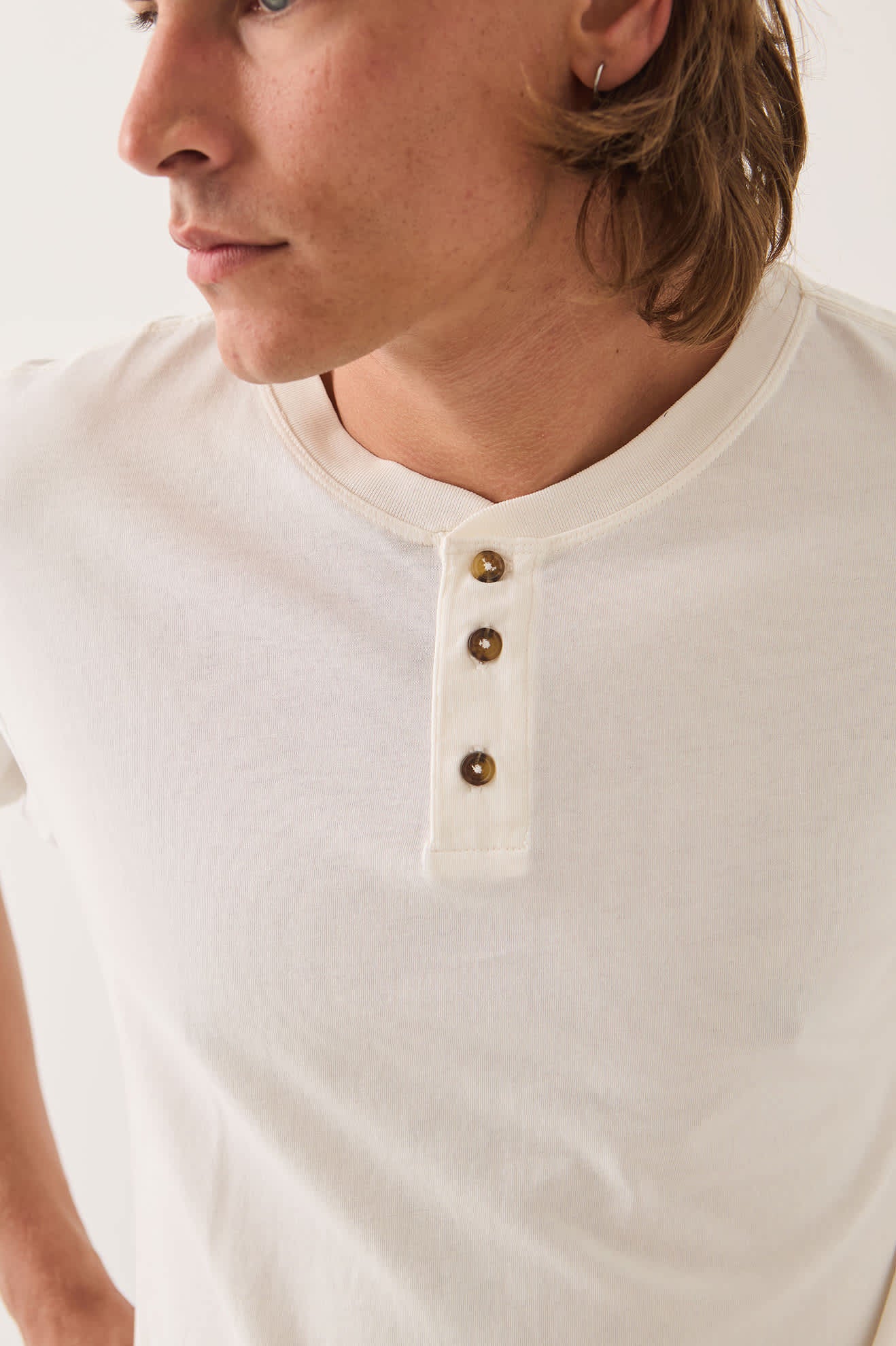 brixton-baseline-henley-t-shirt-off-white-vintage-wash-baumwolle image 6