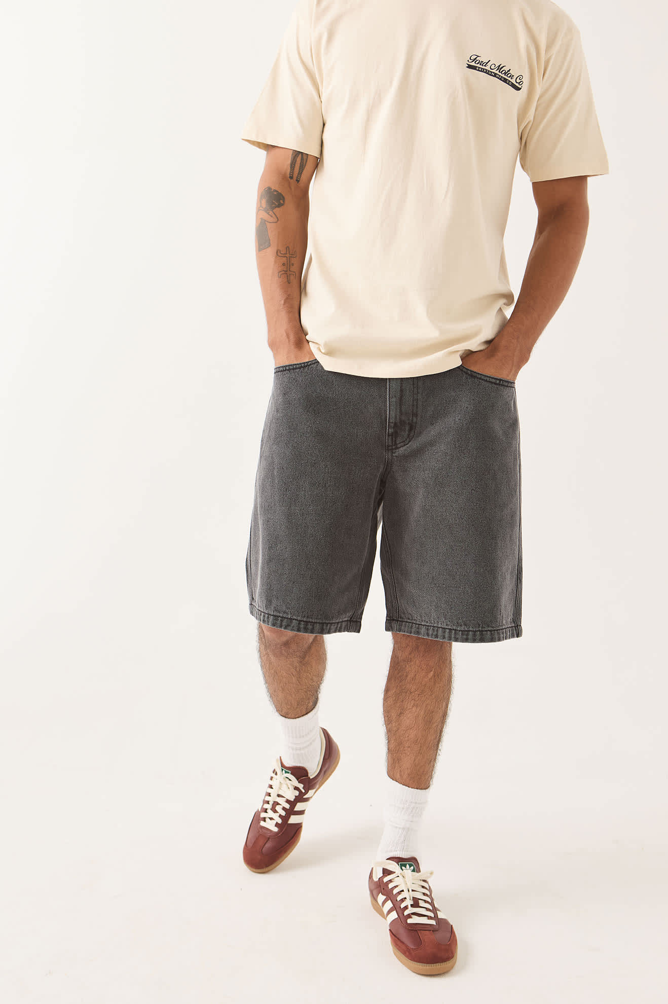 brixton-relaxed-short-washed-black-denim-baggy-schwarz image 7