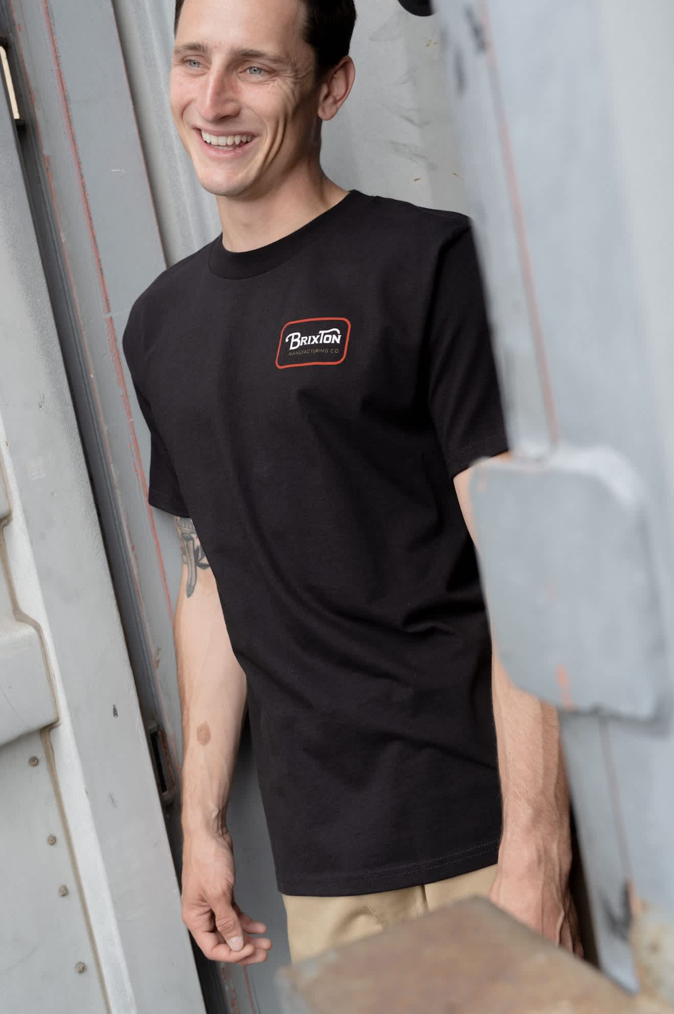 brixton-grade-standard-t-shirt-herren-schwarz-baumwolle image 2