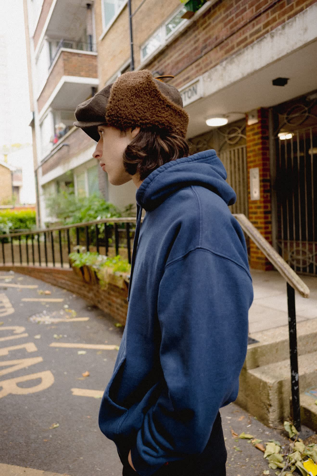 brixton-baseline-hood-fleece-washed-navy-vintage-wash image 3