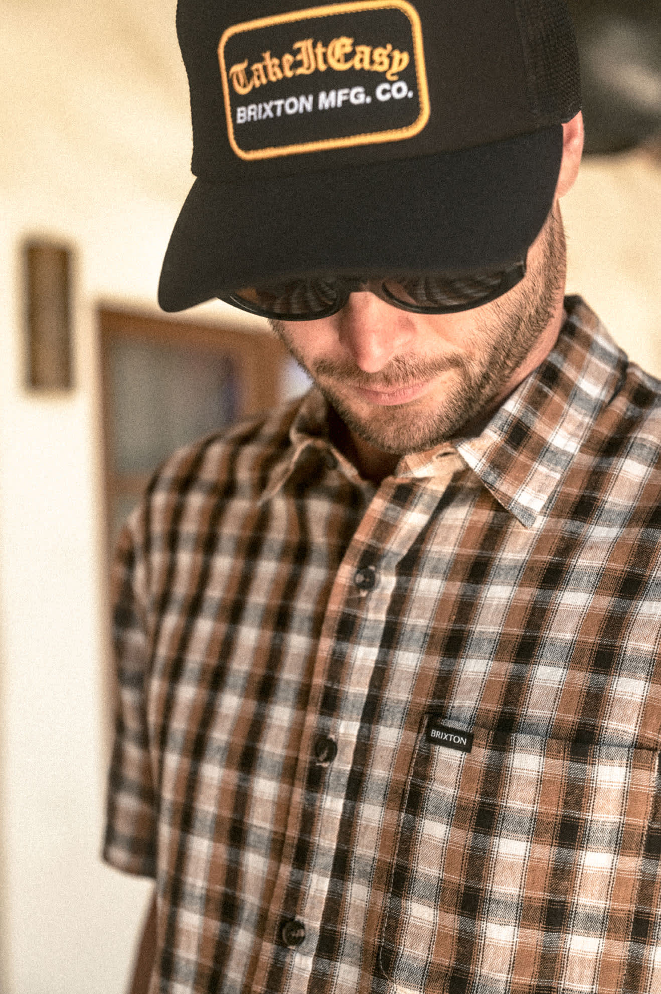 brixton-take-it-easy-trucker-cap-washed-black-netzcap image 2