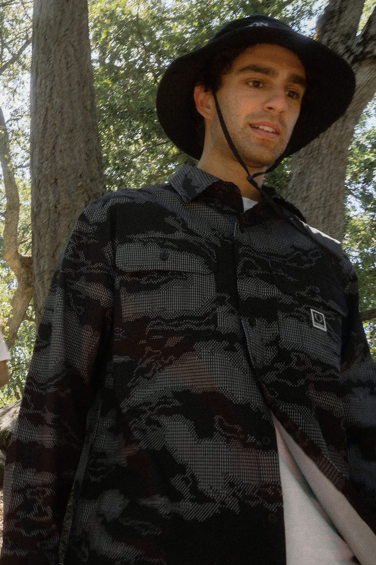 brixton-journey-lightweight-hemd-black-camo-polyester image 4