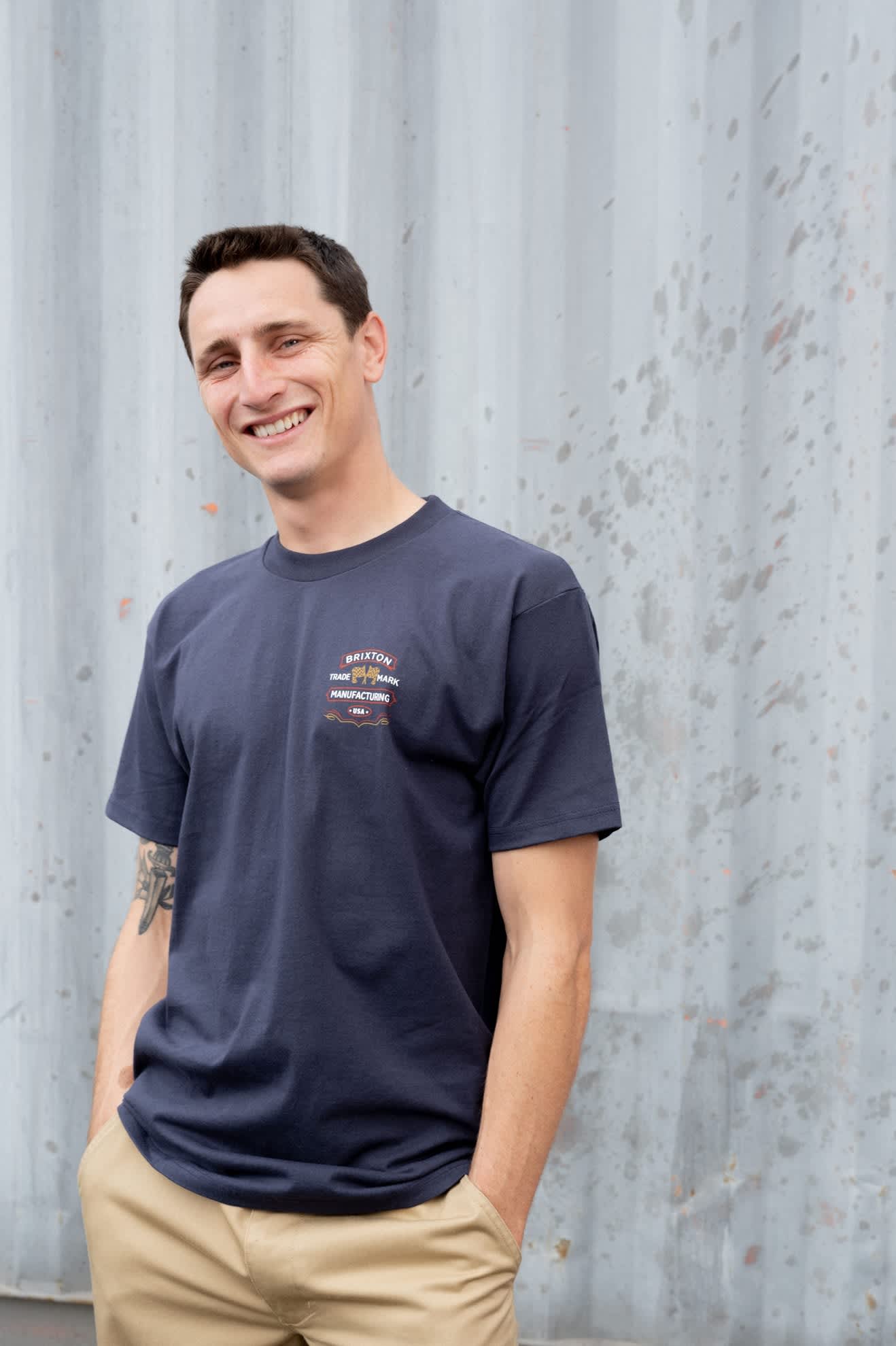 brixton-liberty-mark-t-shirt-navy-herren-baumwolle image 4