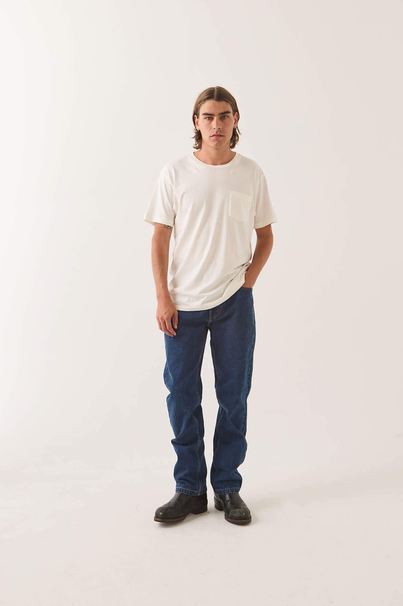 brixton-baseline-pocket-t-shirt-off-white-vintage-wash image 2