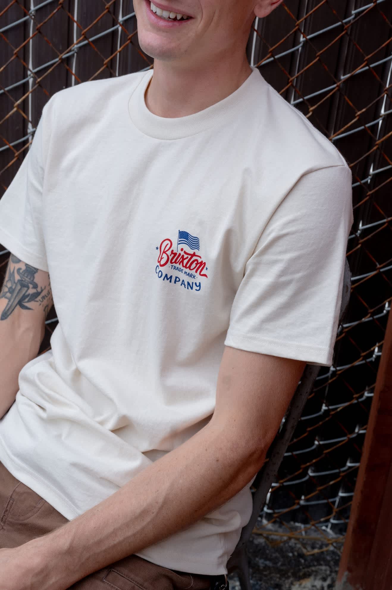 brixton-brxtn-flag-t-shirt-cream-navy-red-grafik image 5