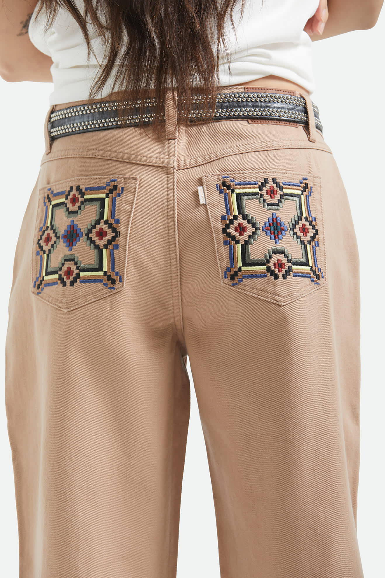 brixton-chloe-5-pocket-pant-stoffhose-washed-taupe-stickerei image 2