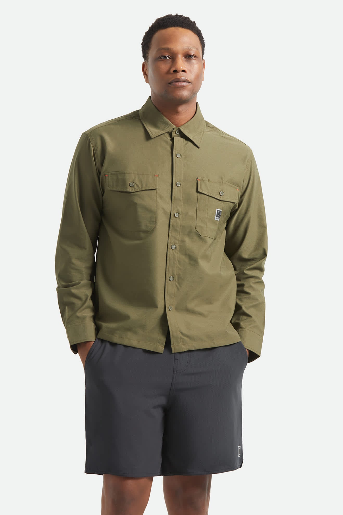 brixton-journey-lightweight-hemd-langarm-dark-olive-polyester image 2
