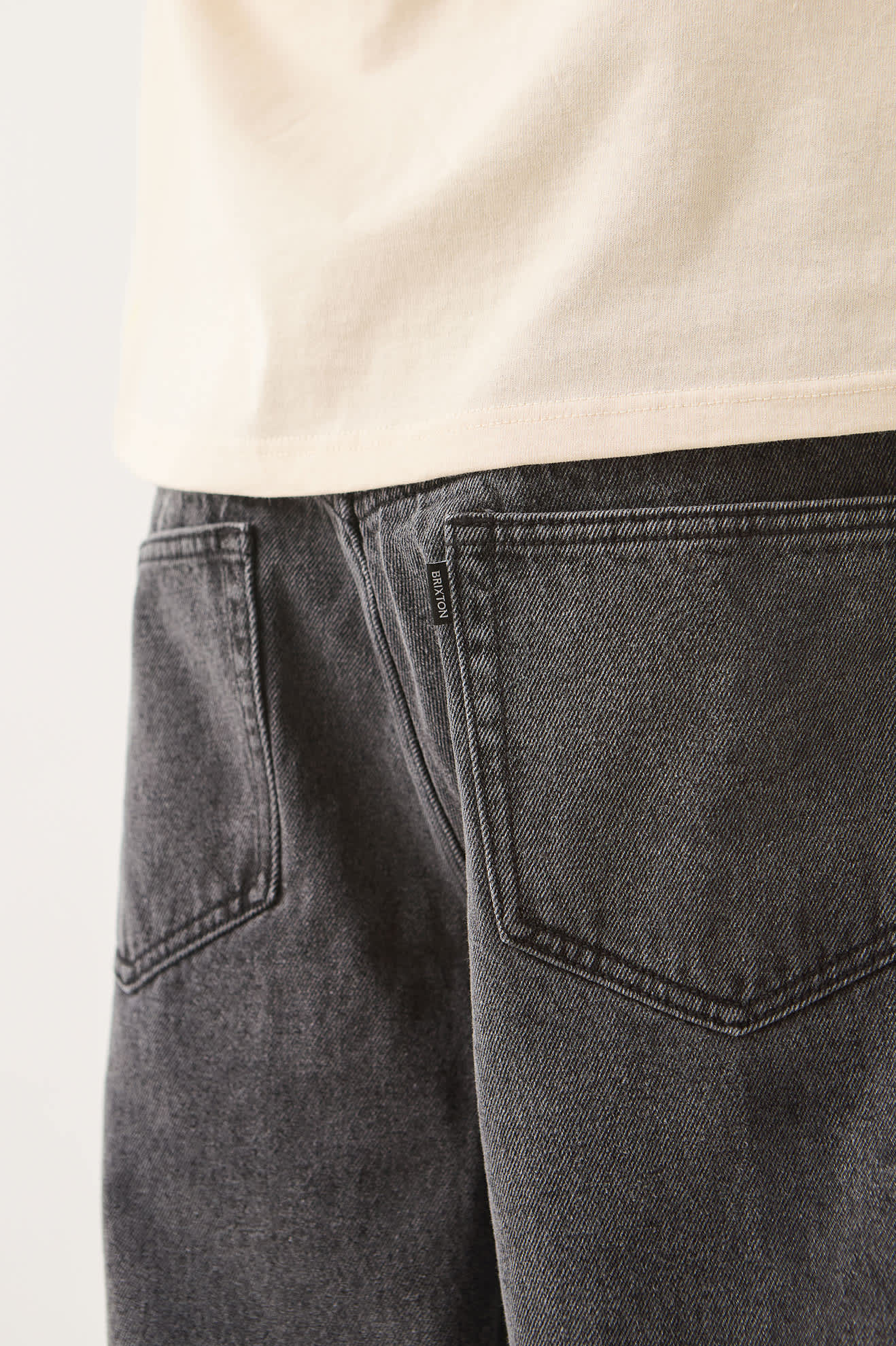 brixton-relaxed-short-washed-black-denim-baggy-schwarz image 6