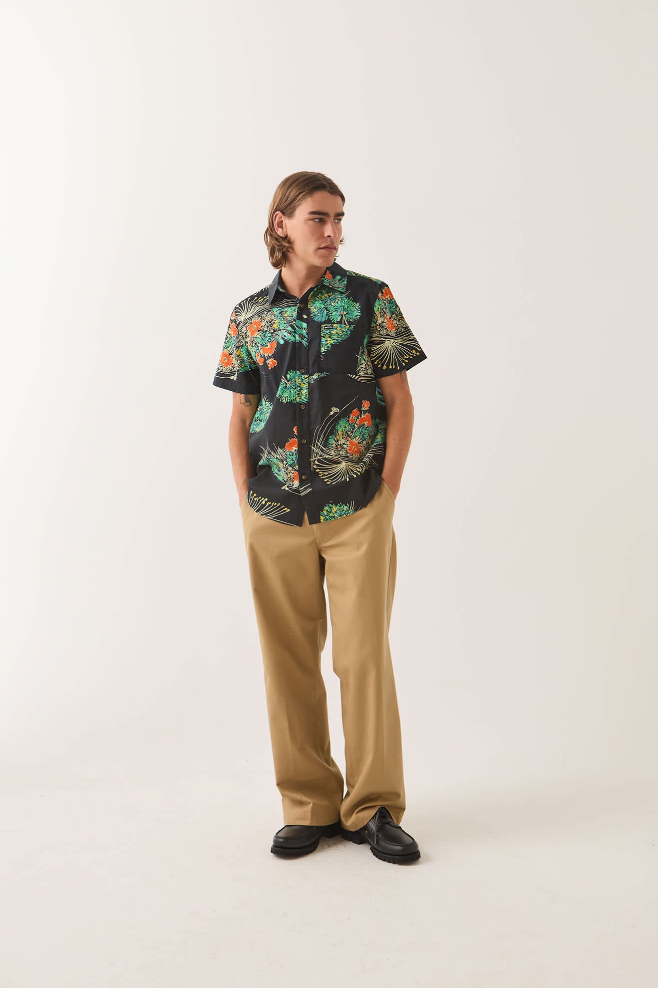 brixton-charter-print-hemd-black-floral-kurzarm image 3