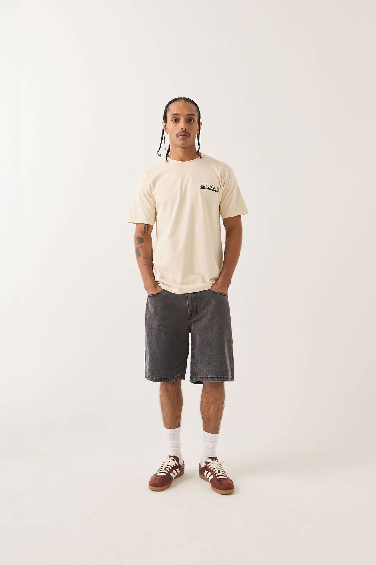 brixton-relaxed-short-washed-black-denim-baggy-schwarz image 2