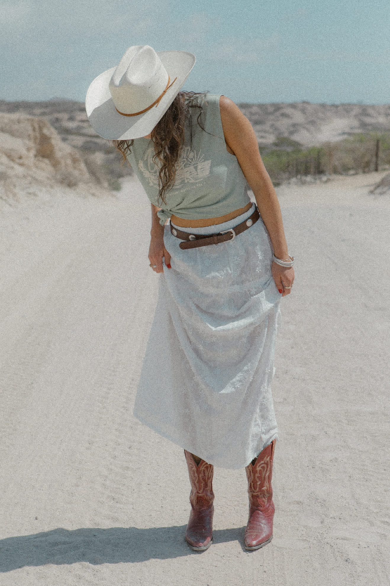 brixton-ranch-muscle-tank-top-sage-green-cropped image 8