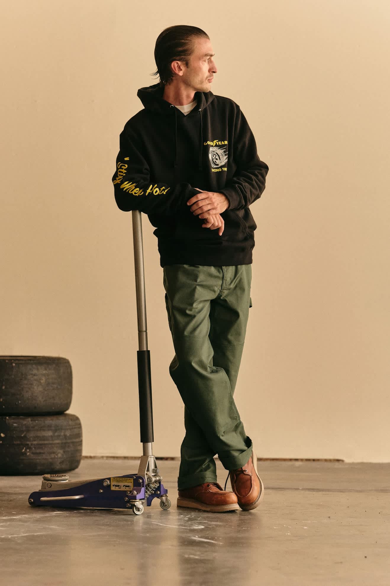 brixton-goodyear-cheater-slick-hood-hoodie-schwarz image 2
