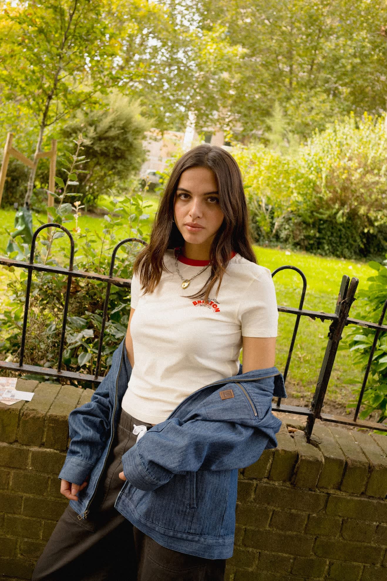 brixton-banner-slim-crew-t-shirt-off-white-baumwolle image 8