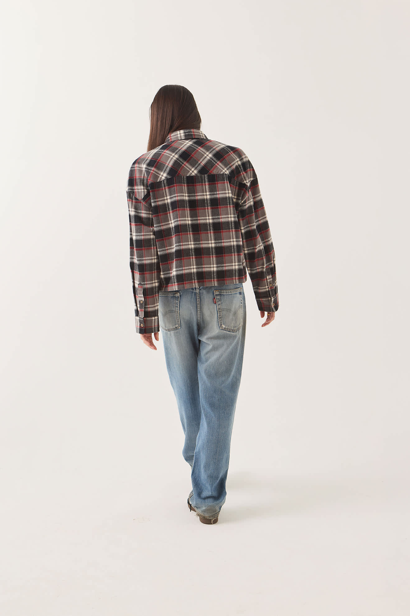 brixton-bowery-crop-overshirt-washed-black-plaid image 5