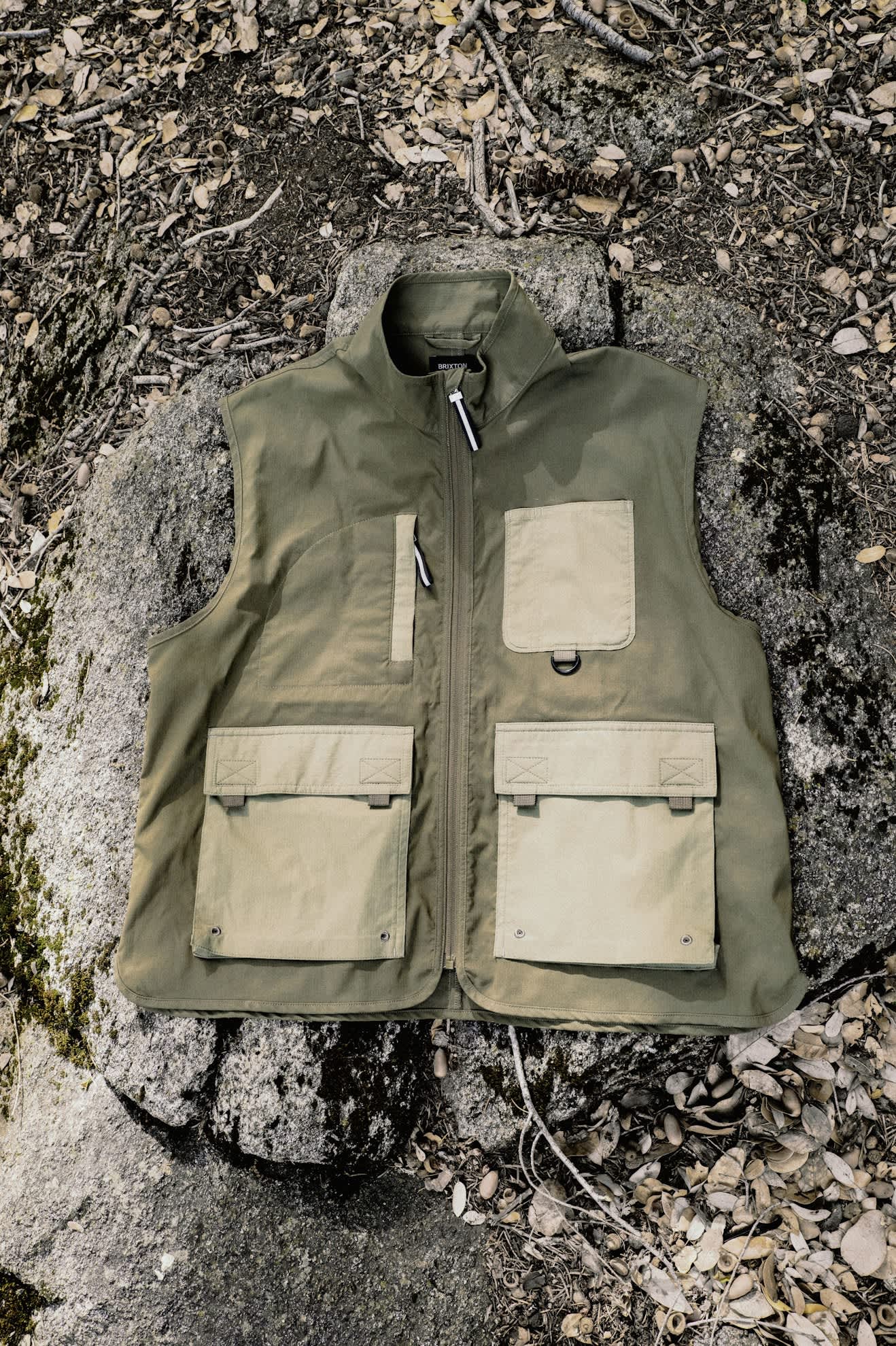 brixton-journey-utility-weste-dark-olive image 1