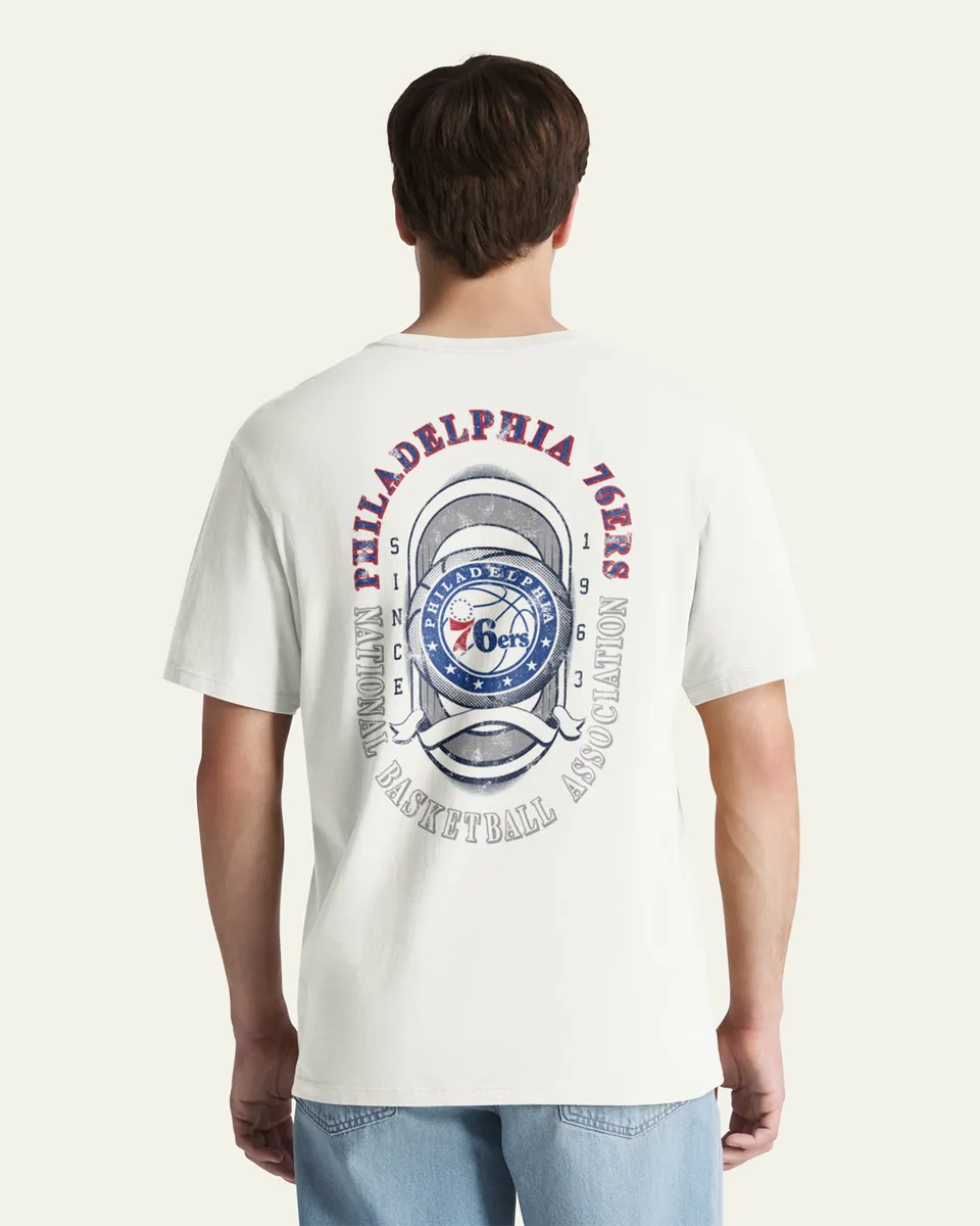 47-foundation-76ers-oval-backer-t-shirt-sand-herren image 1