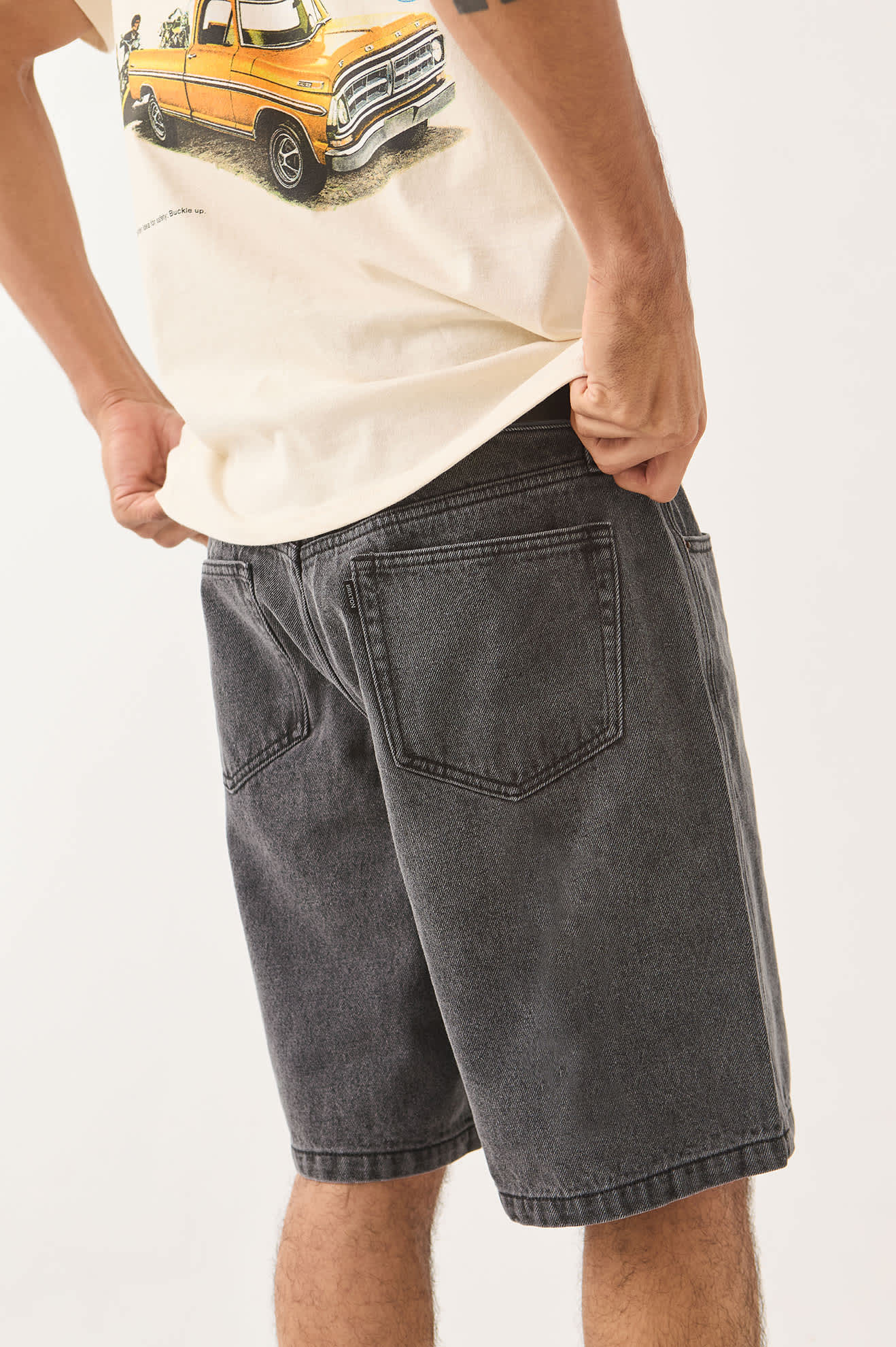 brixton-relaxed-short-washed-black-denim-baggy-schwarz image 3