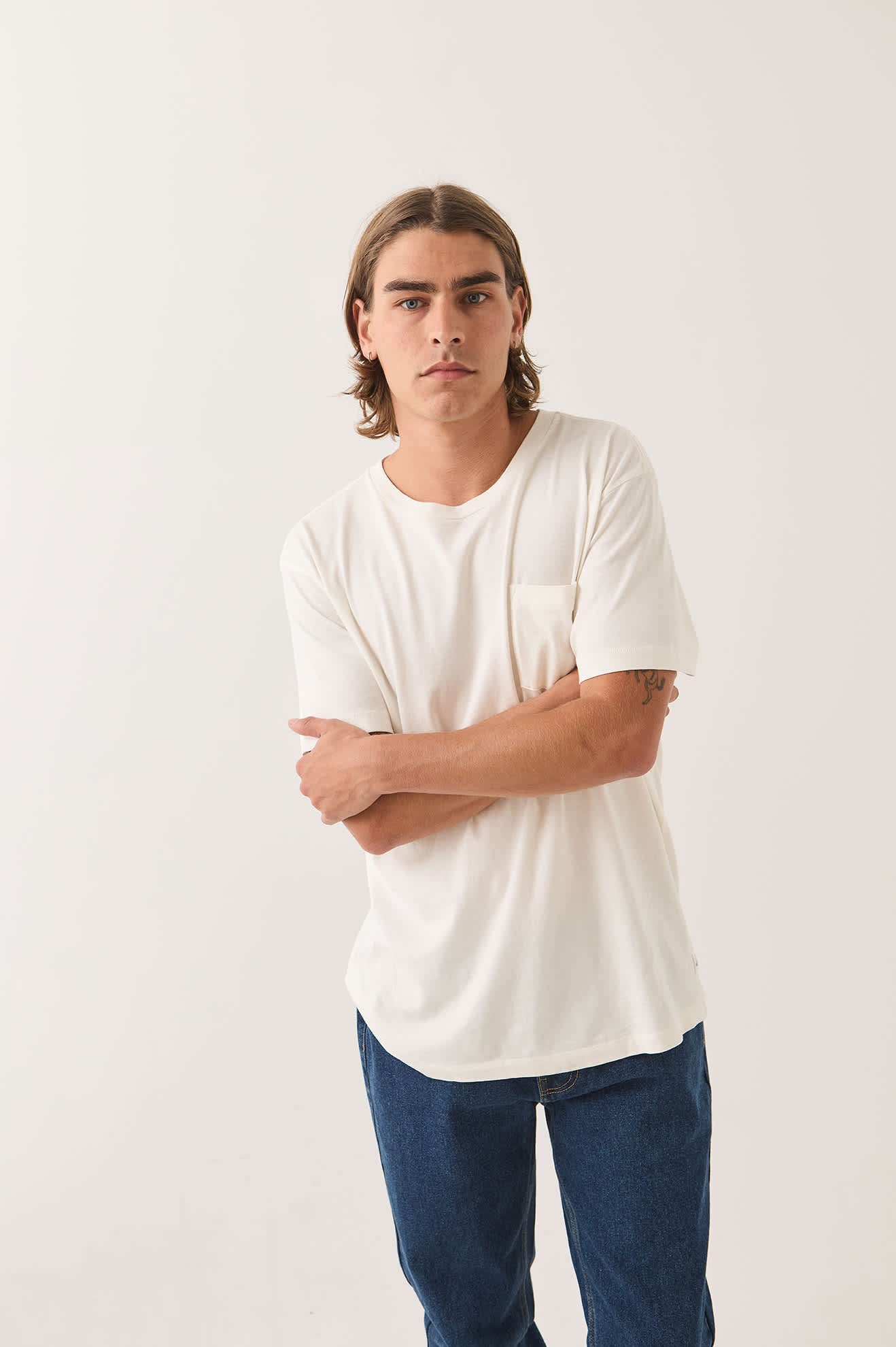 brixton-baseline-pocket-t-shirt-off-white-vintage-wash image 5