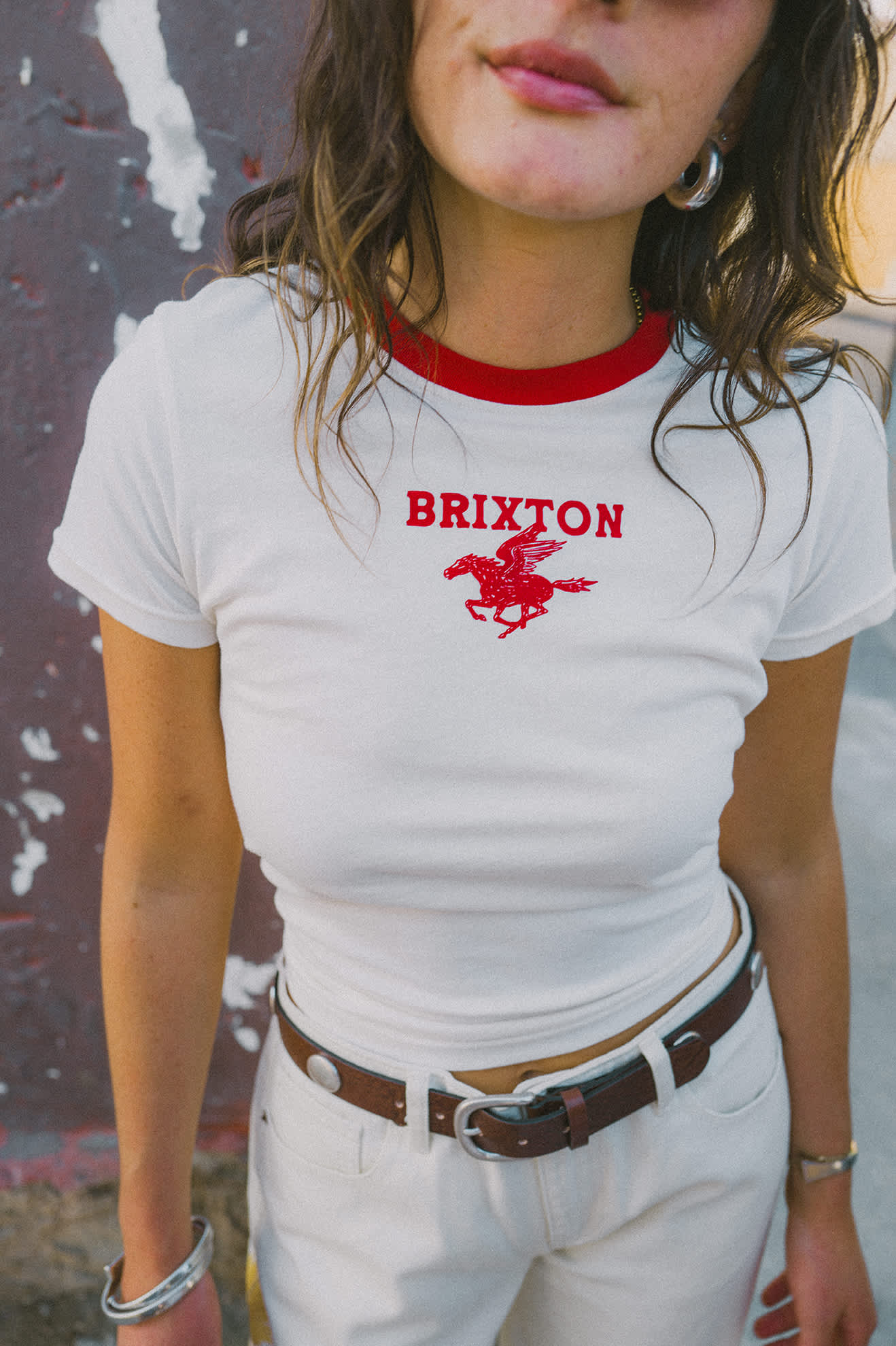 brixton-pegasus-slim-crew-t-shirt-vintage-white-printshirt image 8