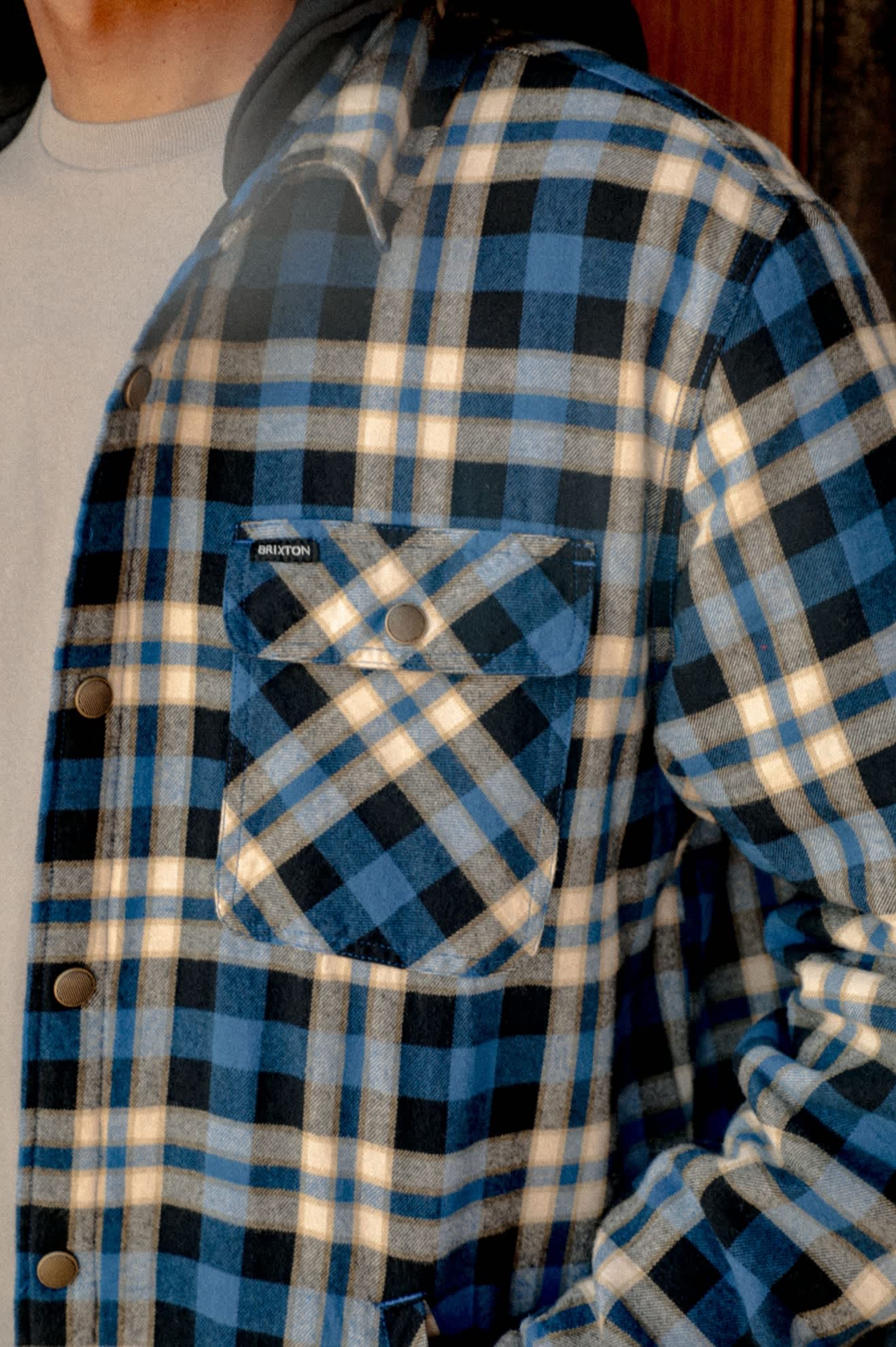 brixton-bowery-quilted-hooded-flannel-navy-cream image 4