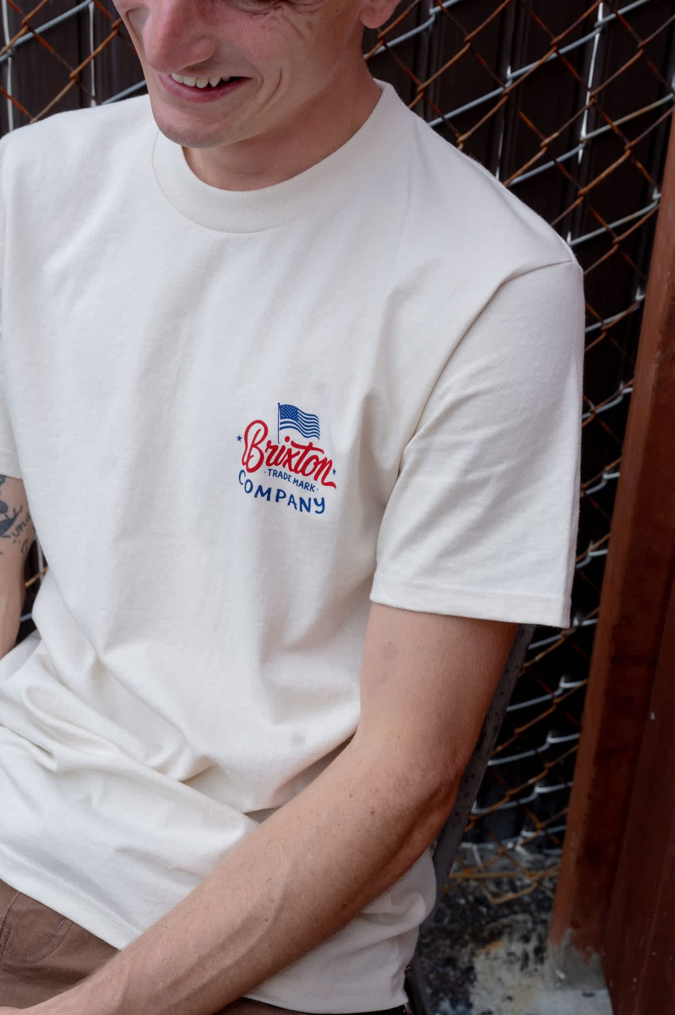 brixton-brxtn-flag-t-shirt-cream-navy-red-grafik image 2