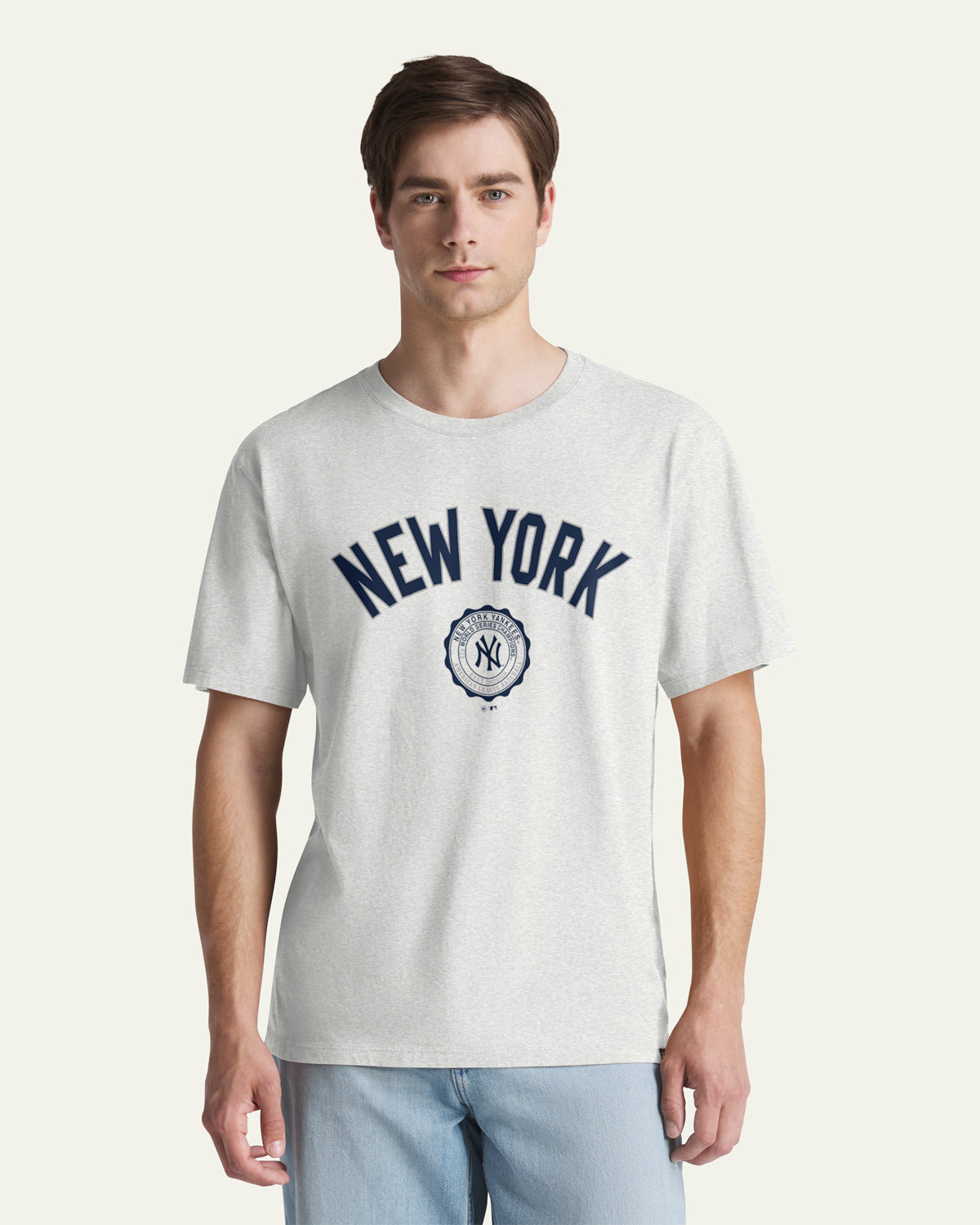 new-york-yankees-crest-bend-47-everyday-tee-relay-grey image 1