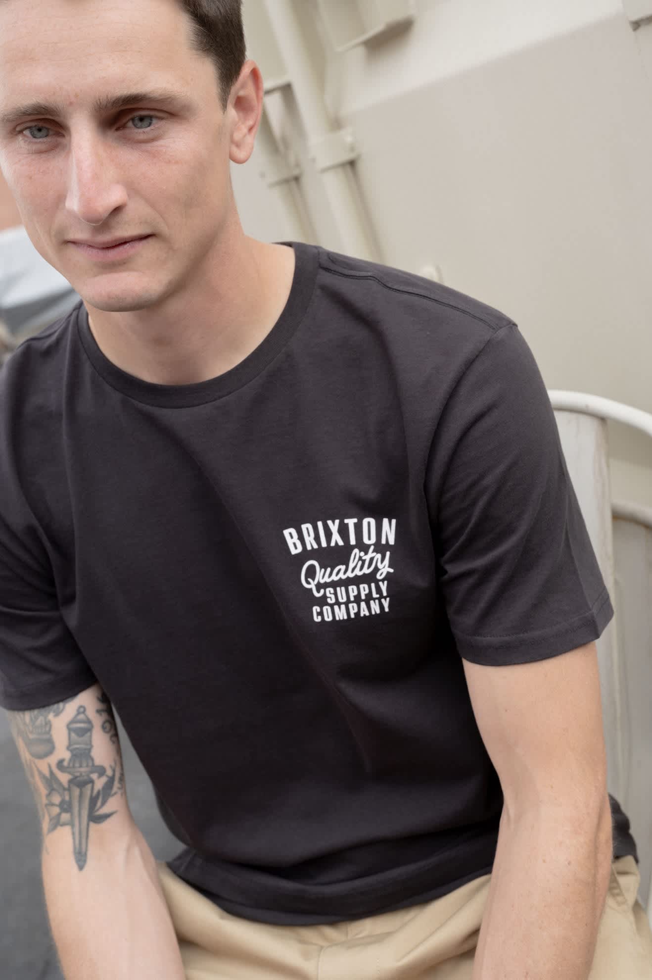 brixton-hubal-tailored-t-shirt-schwarz-herren image 4