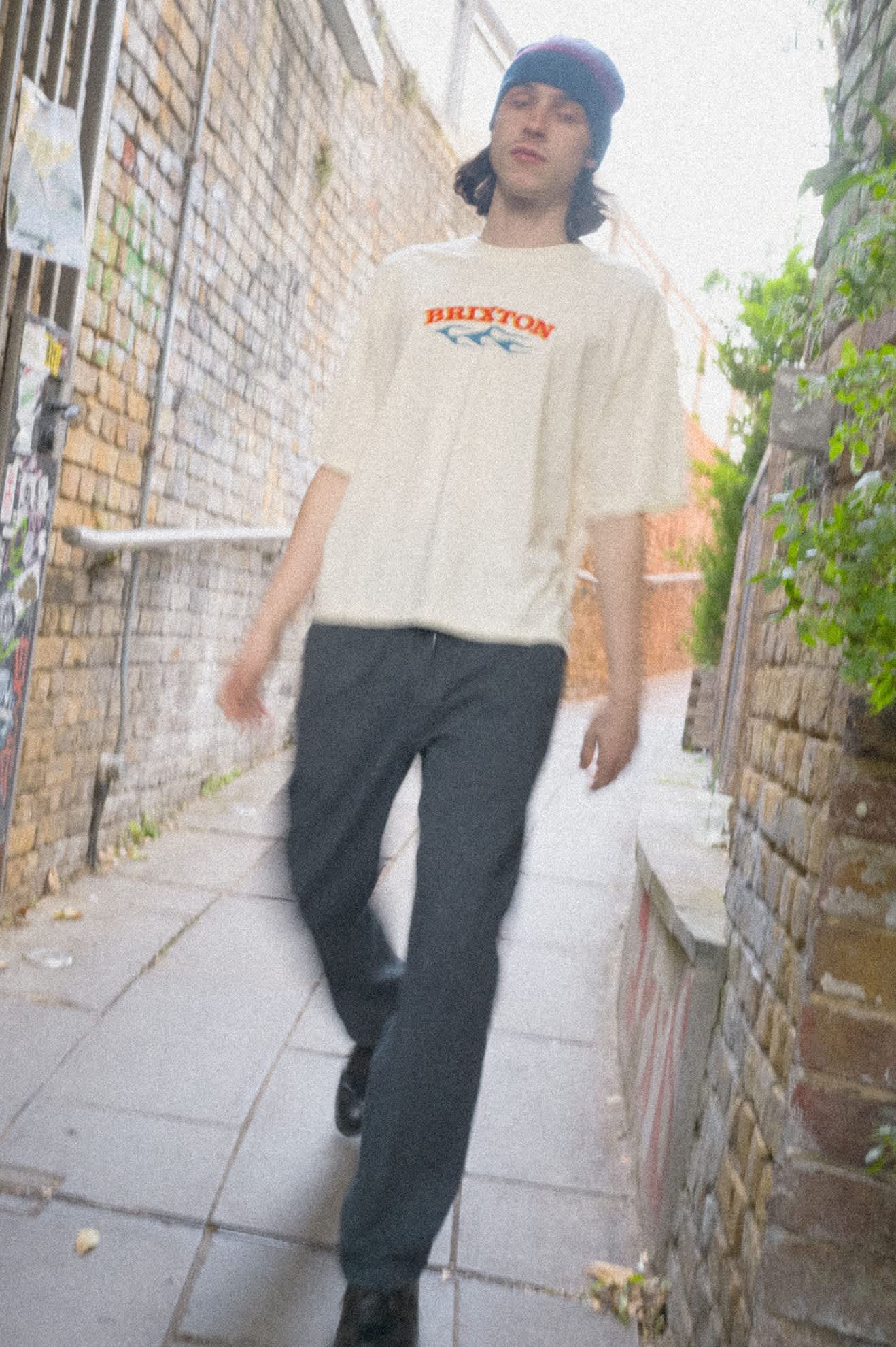 brixton-skully-beanie-m-tze-navy-red-stripe-o-s-fitted image 3