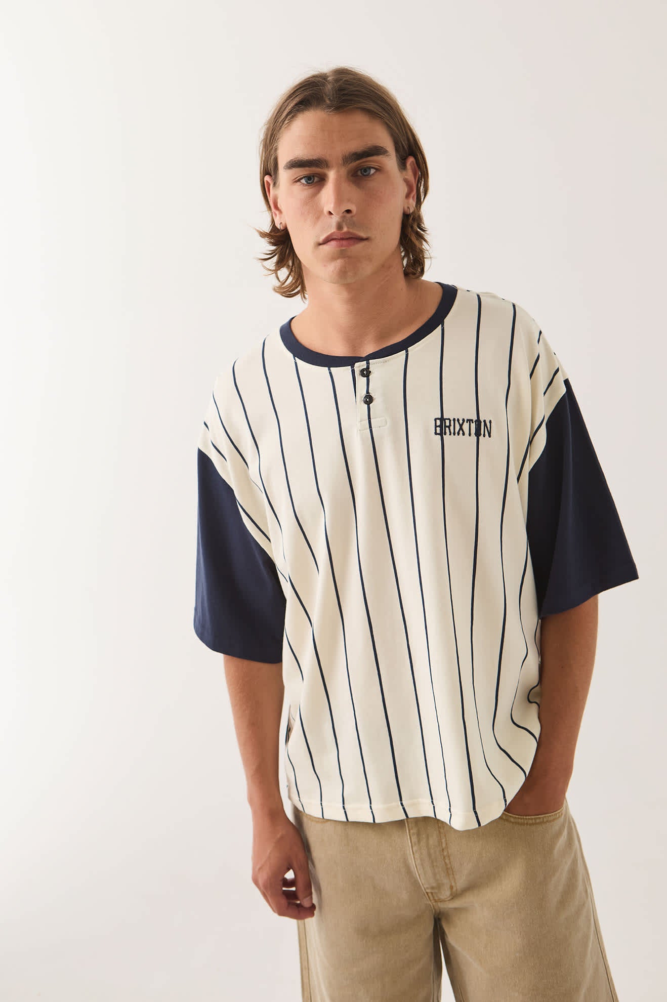 brixton-boxy-baseball-langarmshirt-off-white-stripe-washed-navy image 5