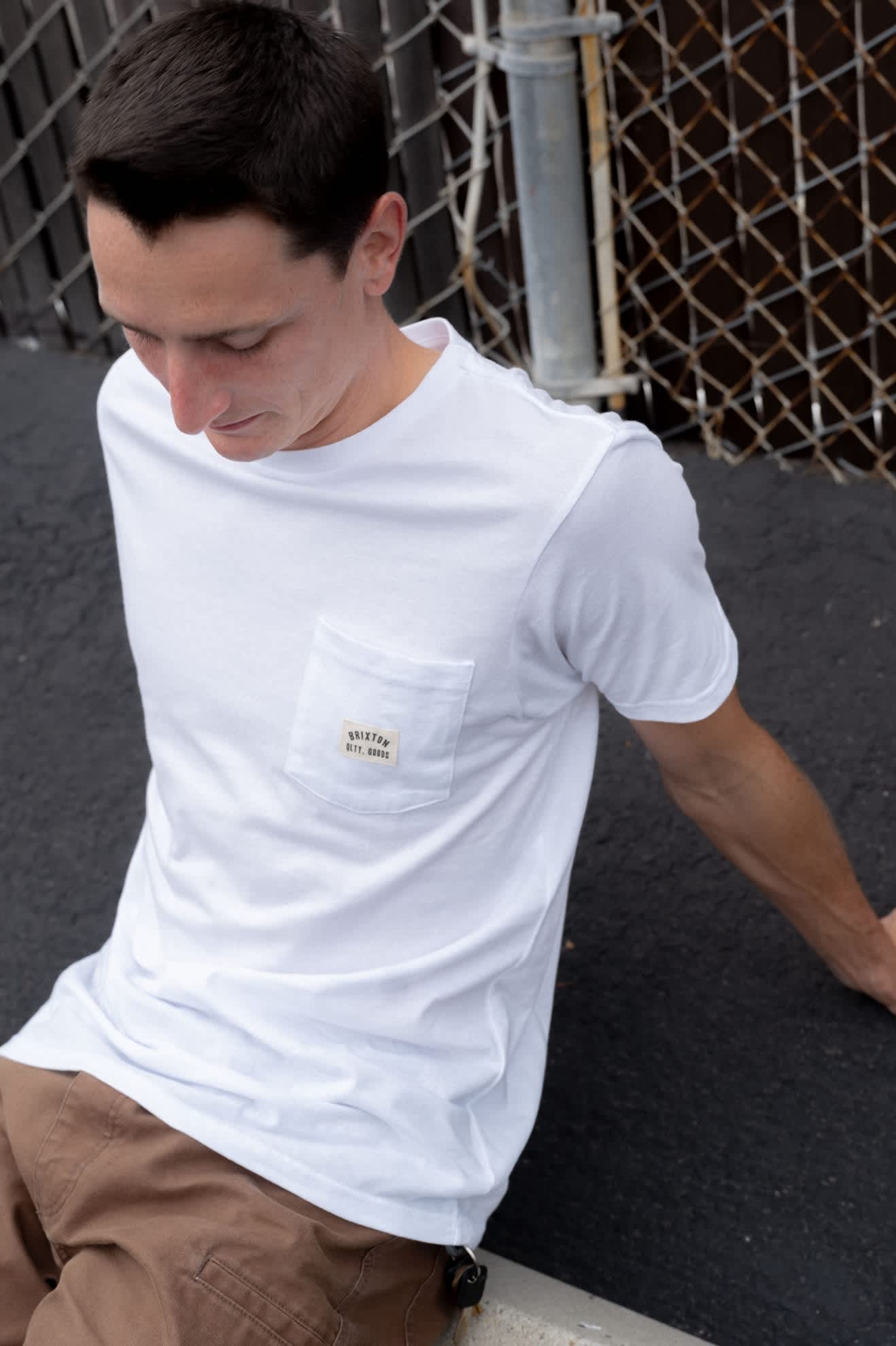 brixton-woodburn-pocket-t-shirt-wei-baumwolle image 4