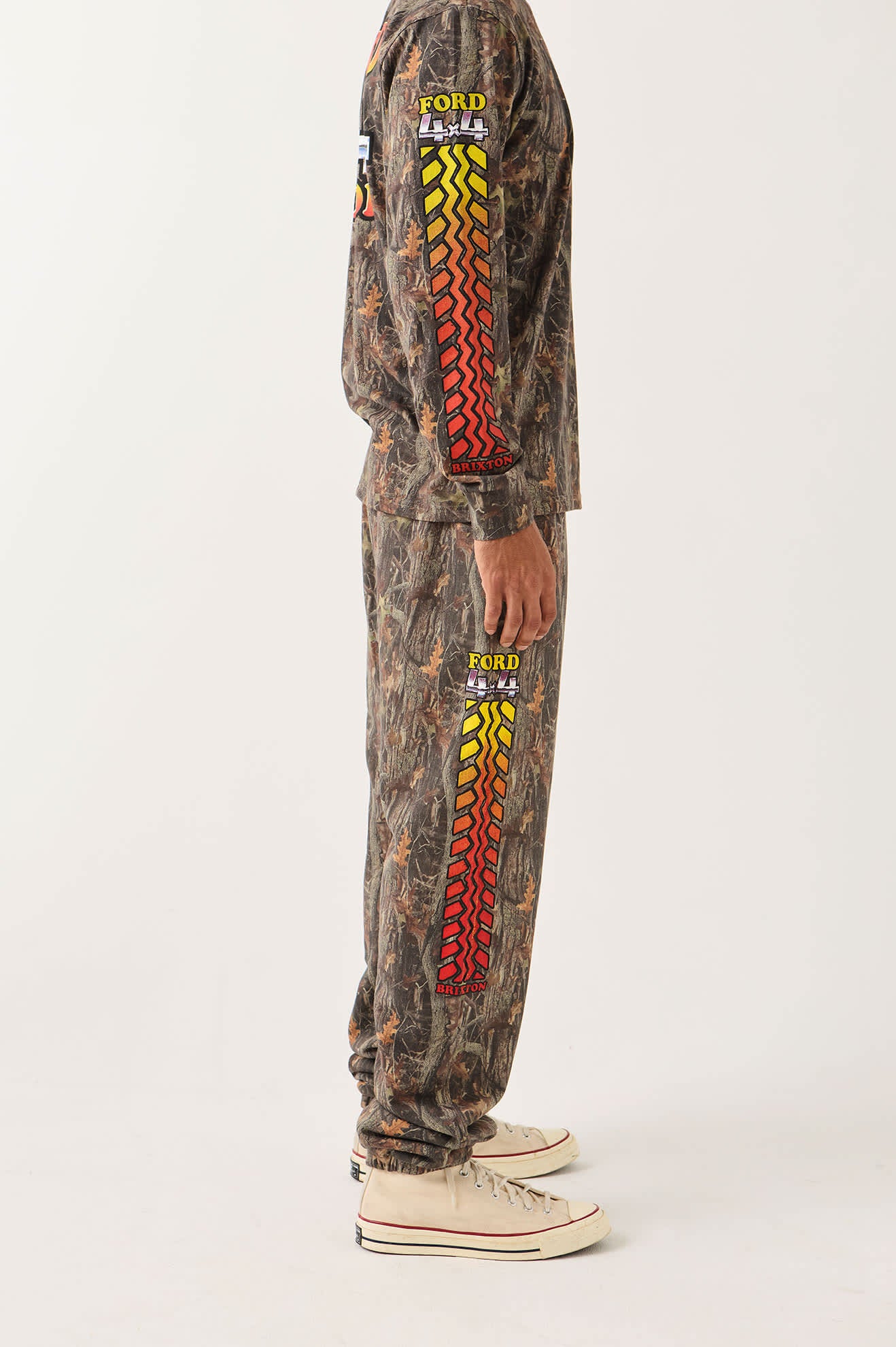 brixton-ford-4x4-chrome-sweatpant-jogginghose-boxwood-green-print image 3