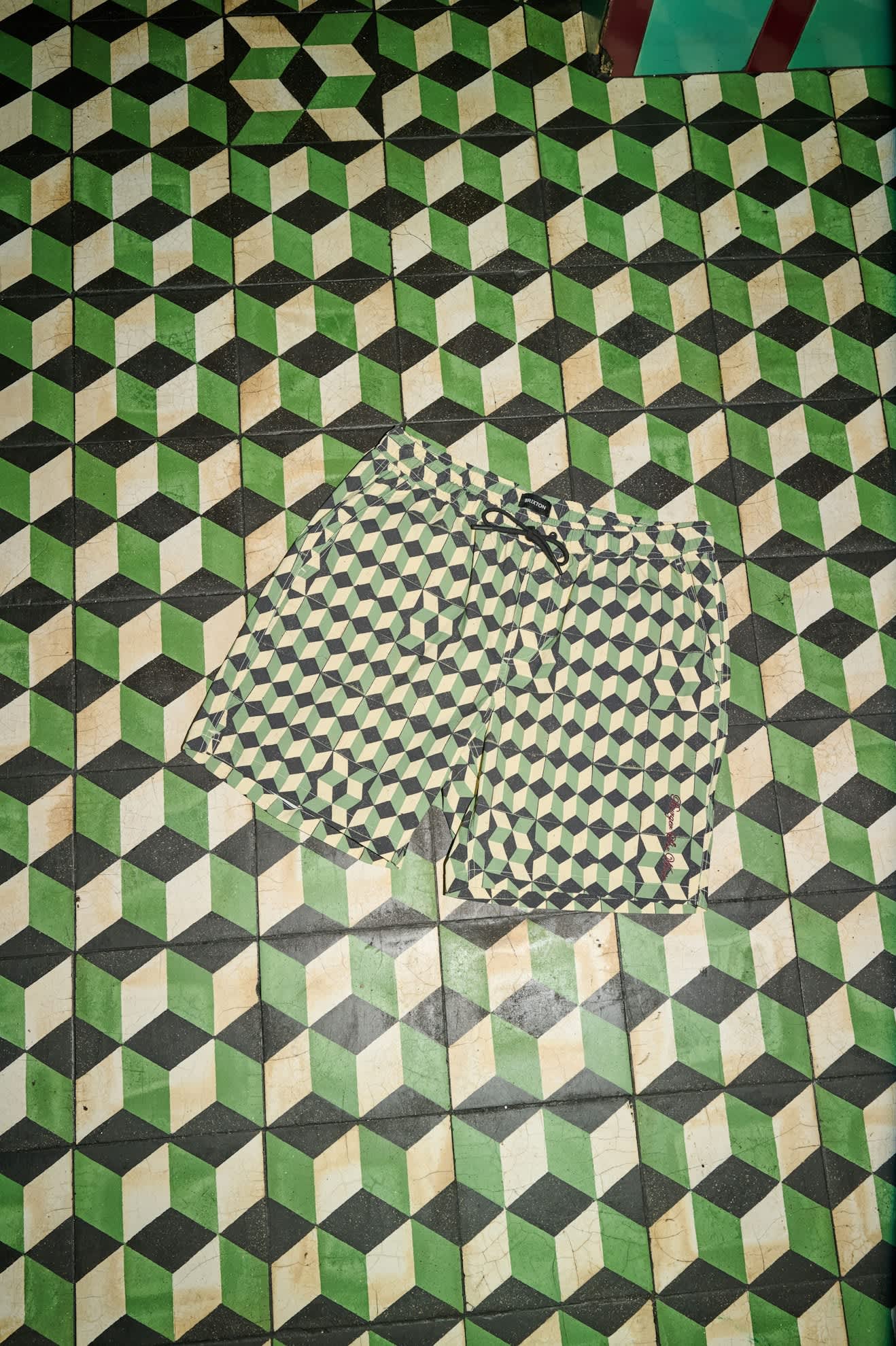 brixton-burger-she-wrote-hybrid-short-black-green-tile image 8